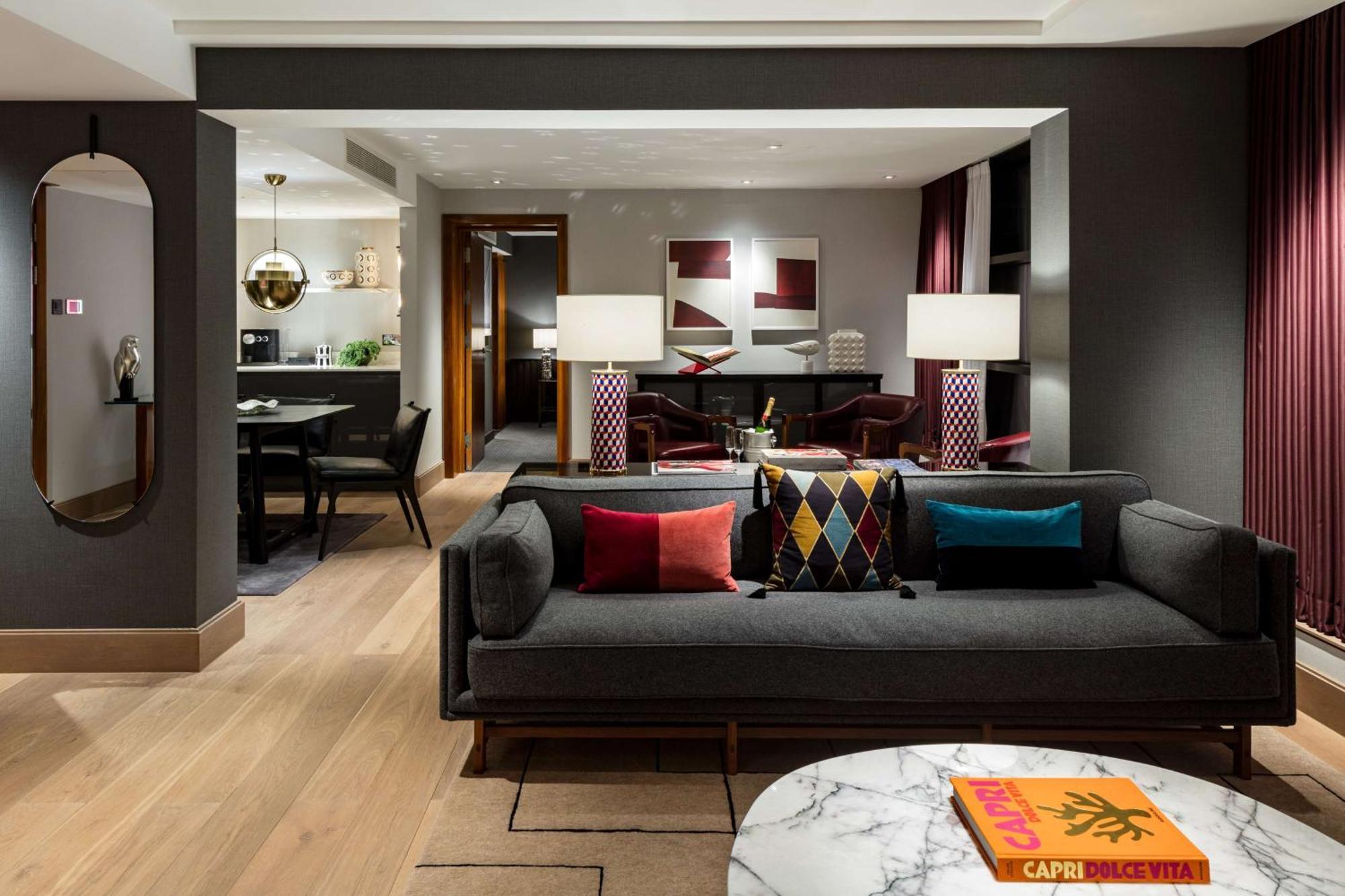 Two-Bedroom Penthouse Suite,1516356637:JPEG