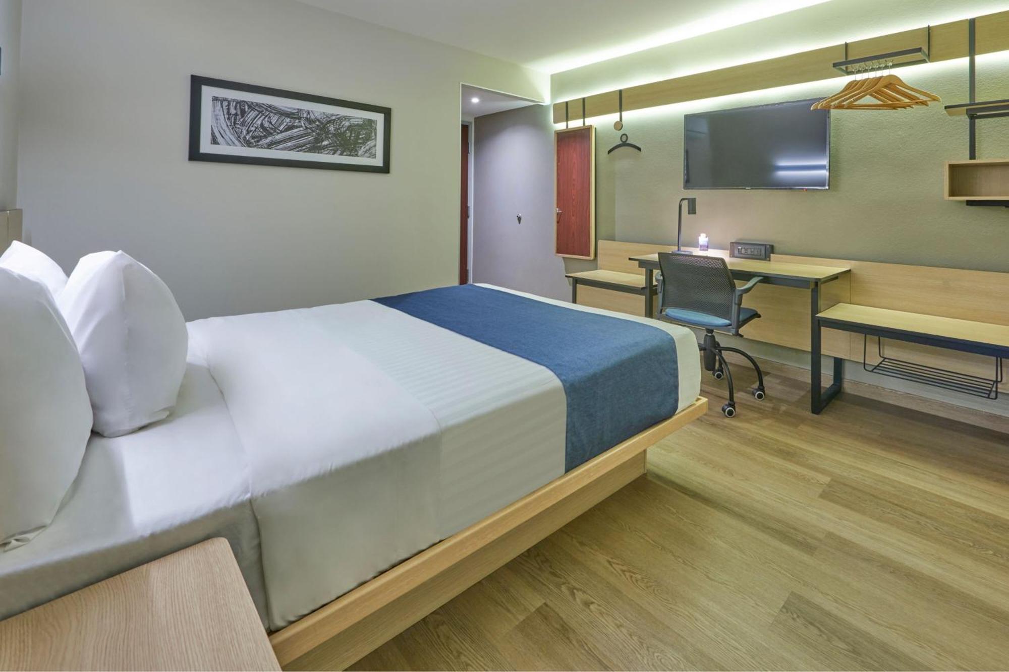 Queen Room