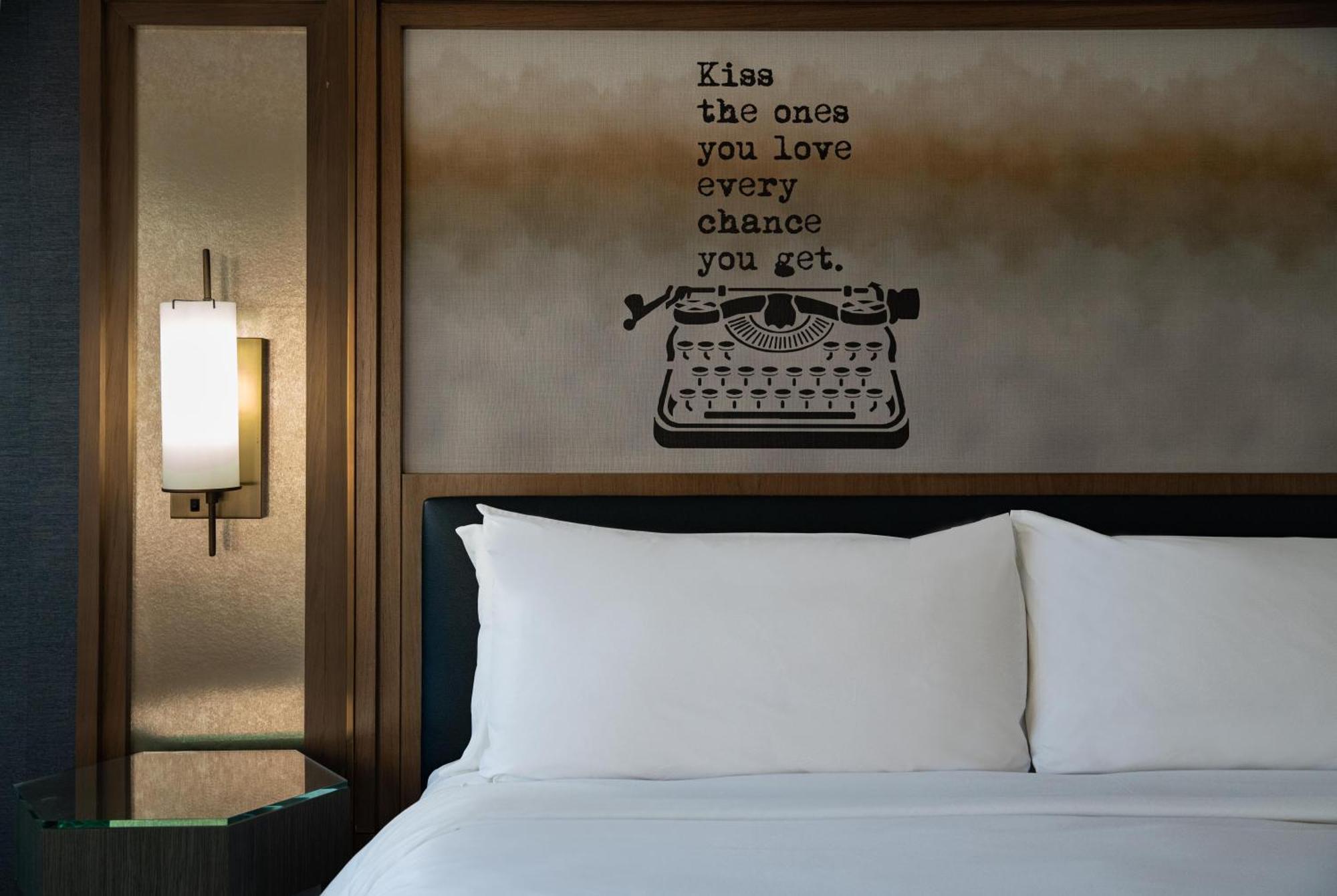 Bi-Level Queen Loft with Two Queen Beds and Patio,1523244124:JPEG
