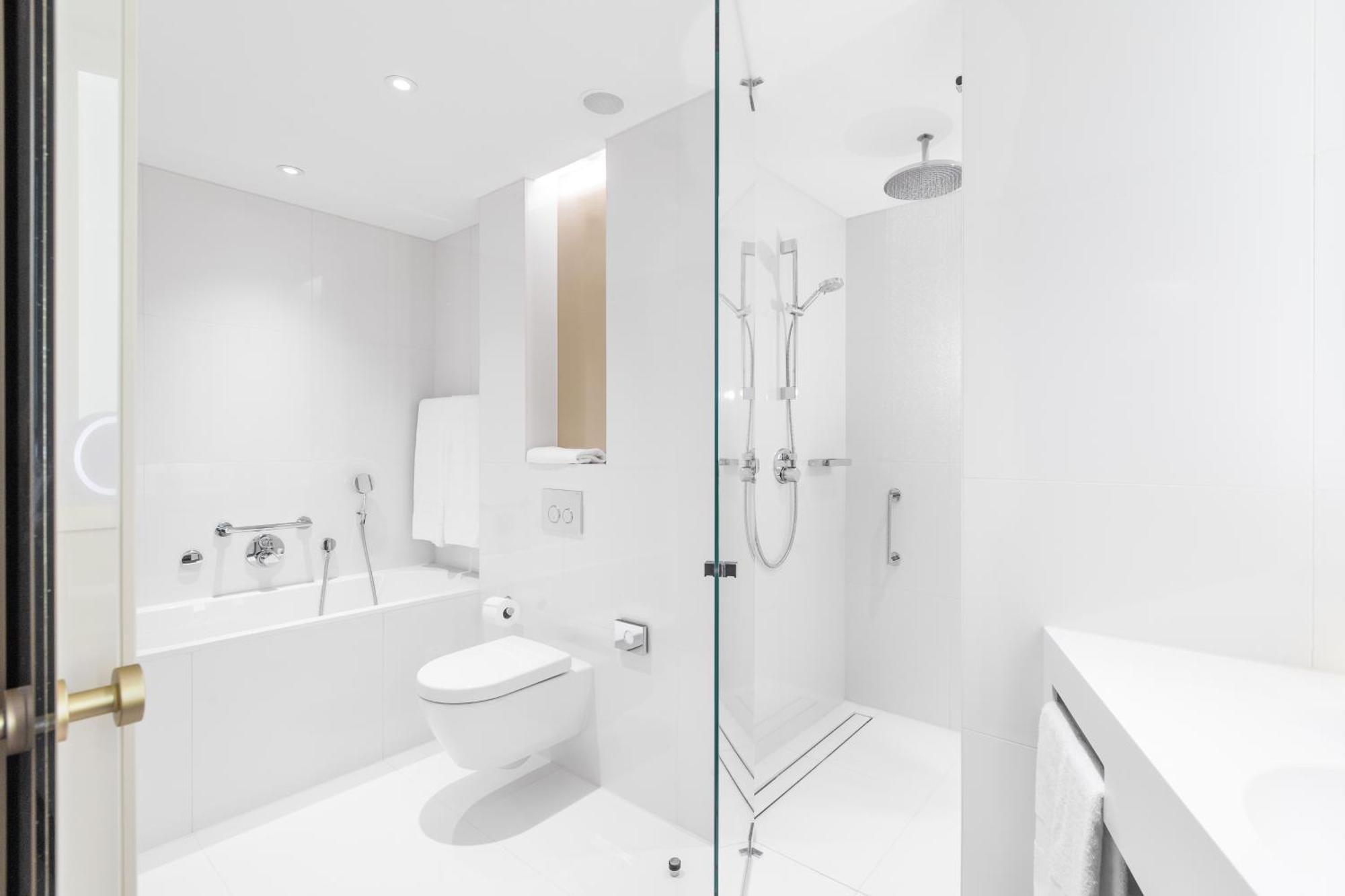 One-Bedroom King Suite - Lounge Access,1639588838:JPEG