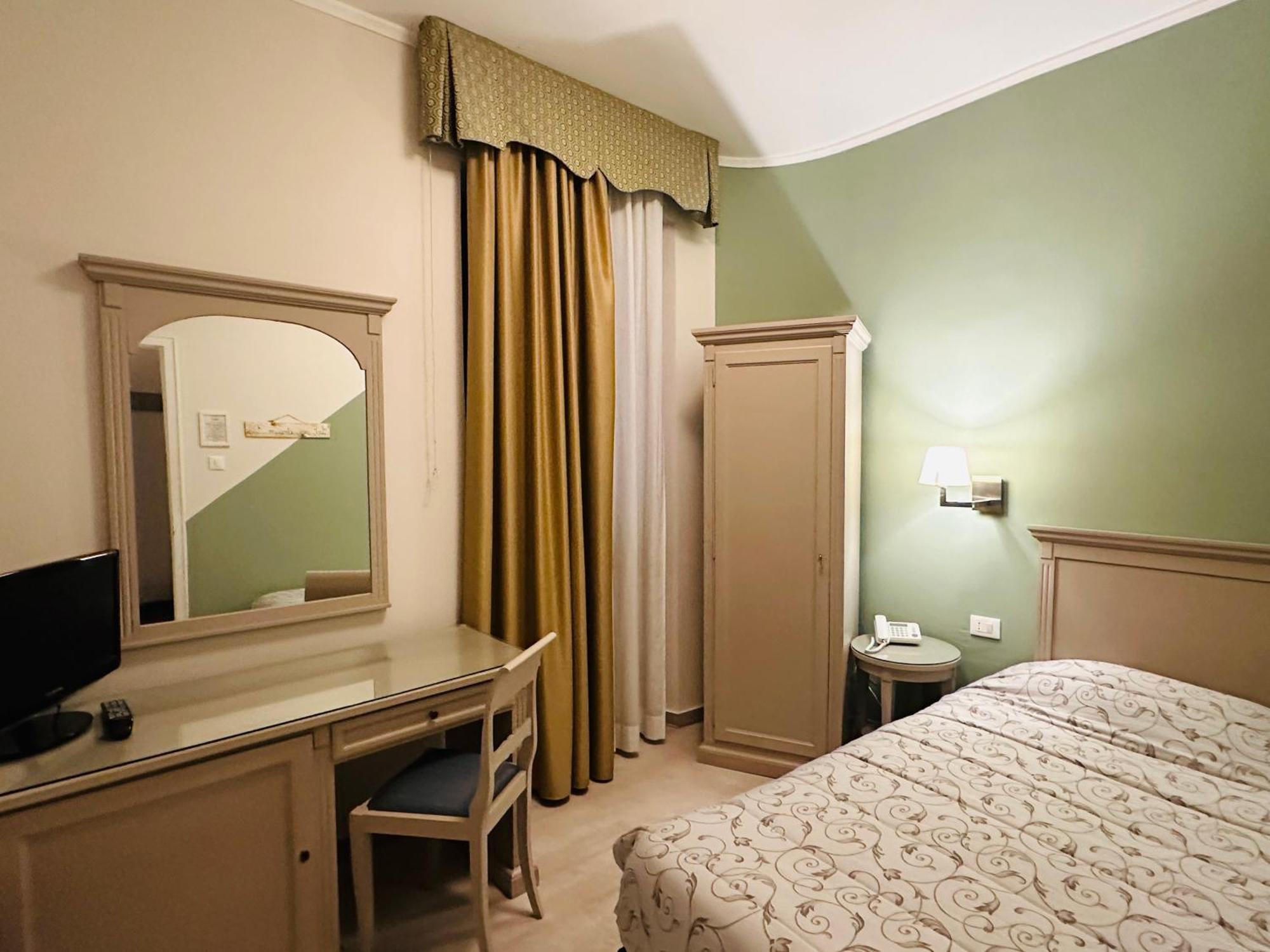 Small Single Room