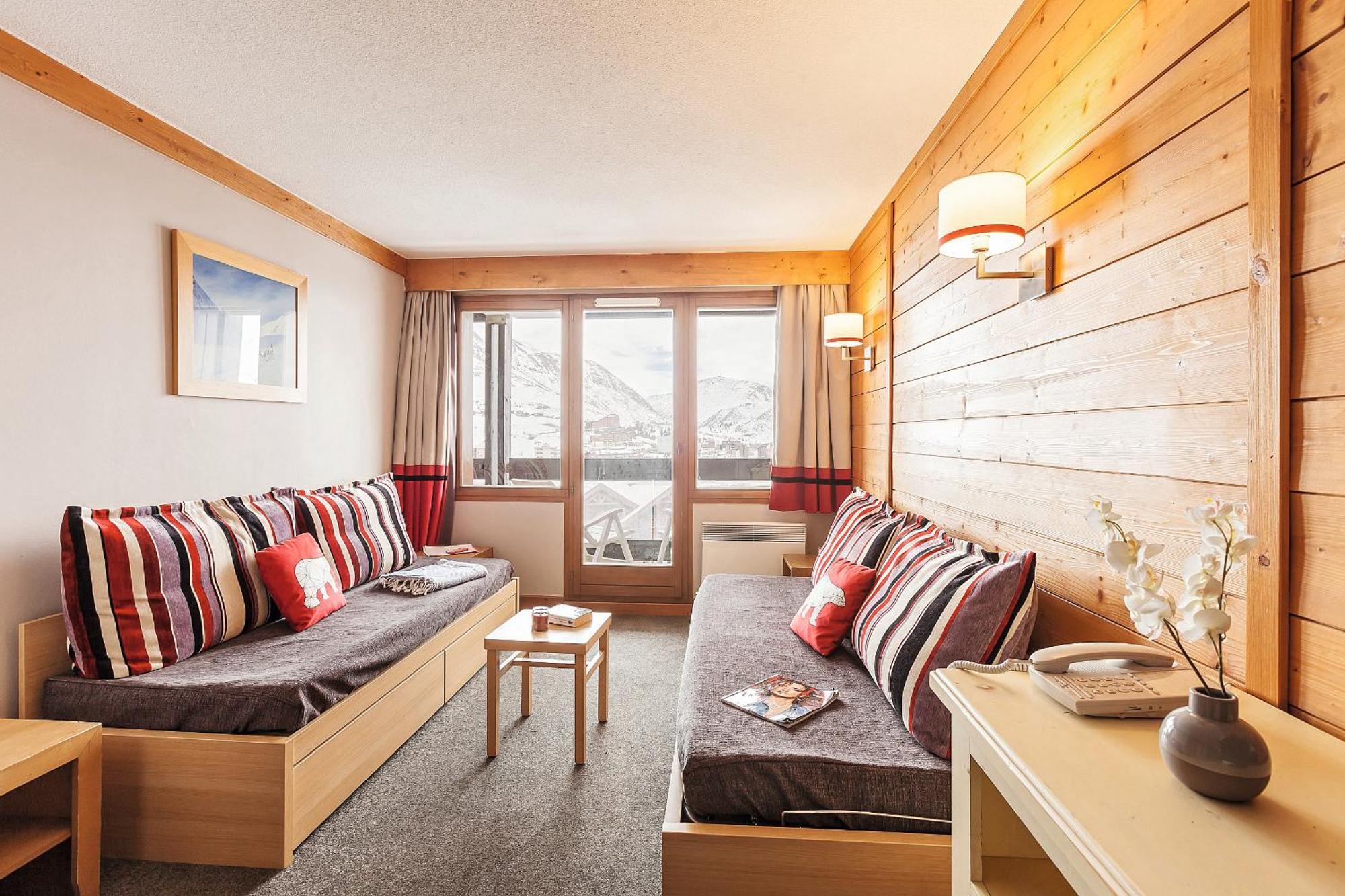Two-Bedroom Apartment (6 People),1537945261:JPEG