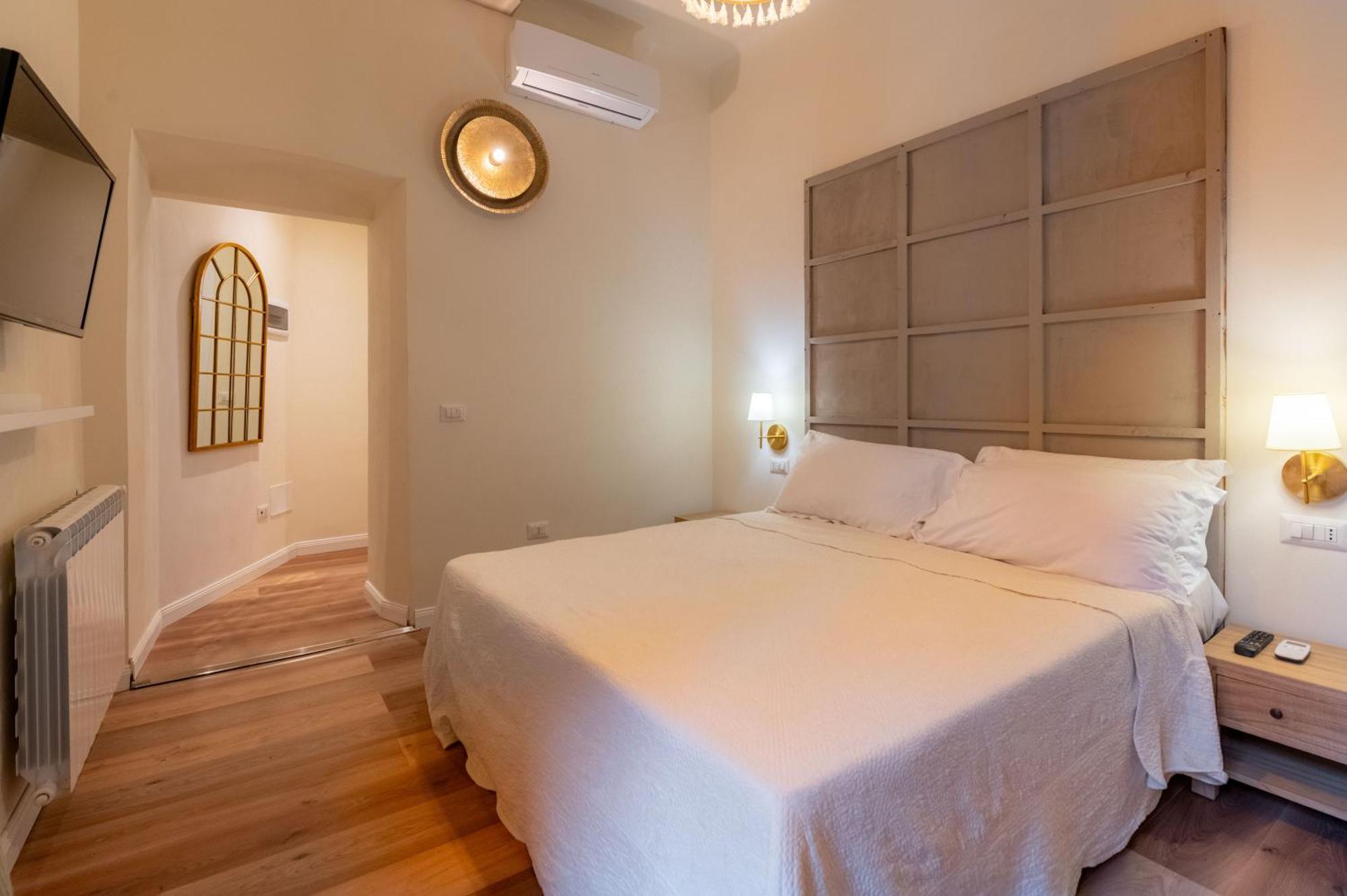 CAMERA SUPERIOR NELLA CASA ROSSA.,1541121514:JPEG