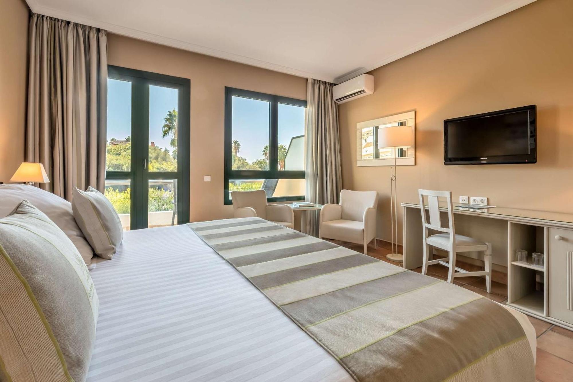 Superior Double or Twin Room,1543175227:JPEG