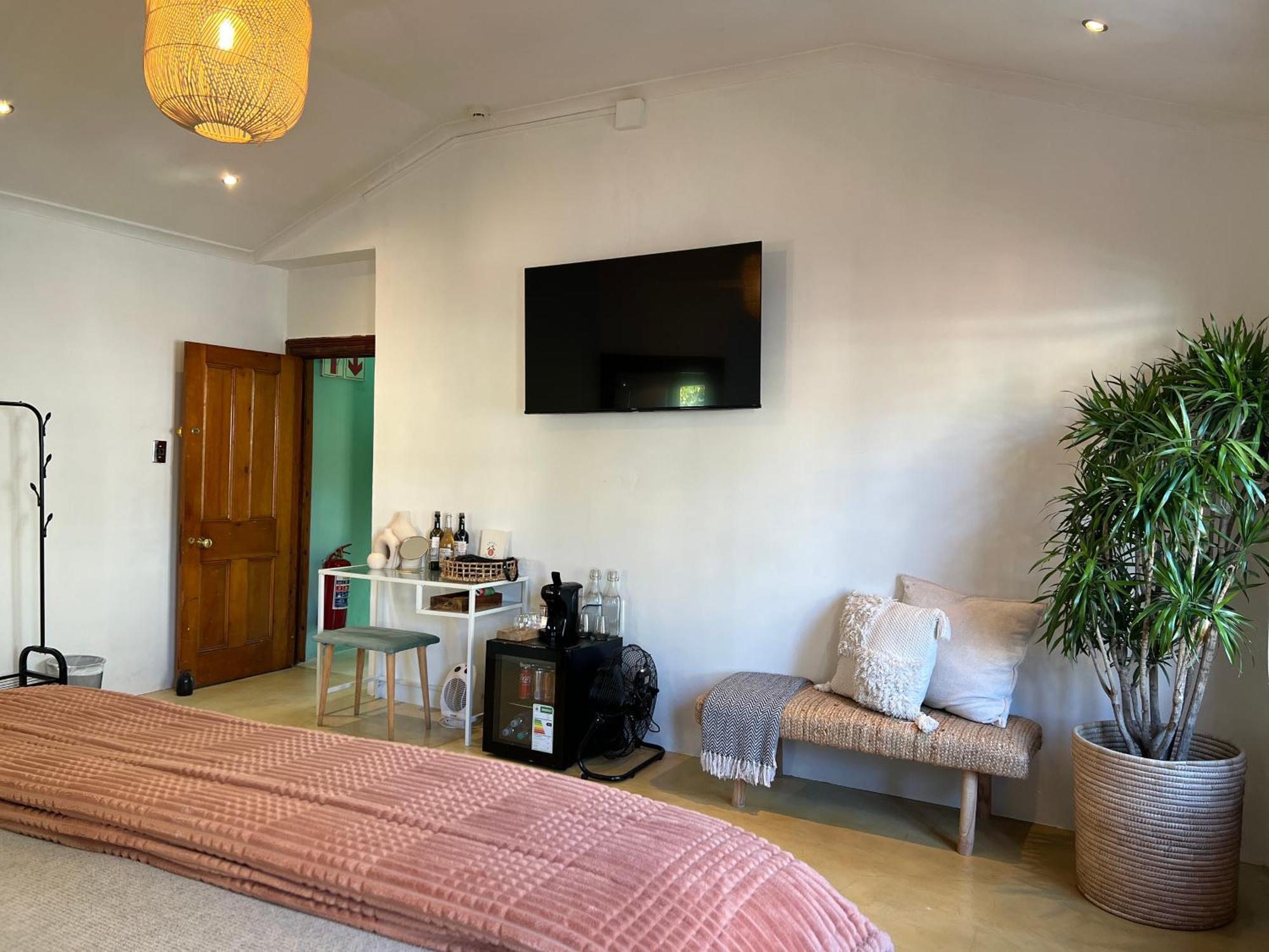 Comfort King Room,1545314095:JPEG