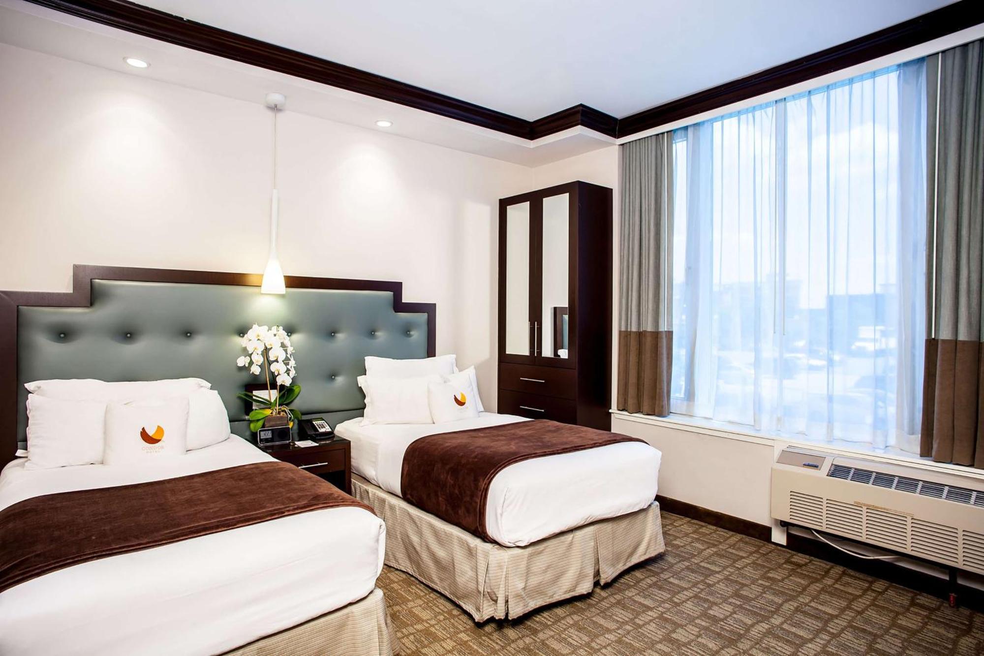 Corner Room Two Twin Beds Non-Smoking,1545862231:JPEG