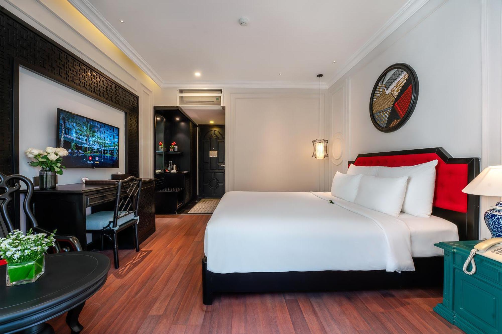 Deluxe Double Room with Balcony and City View