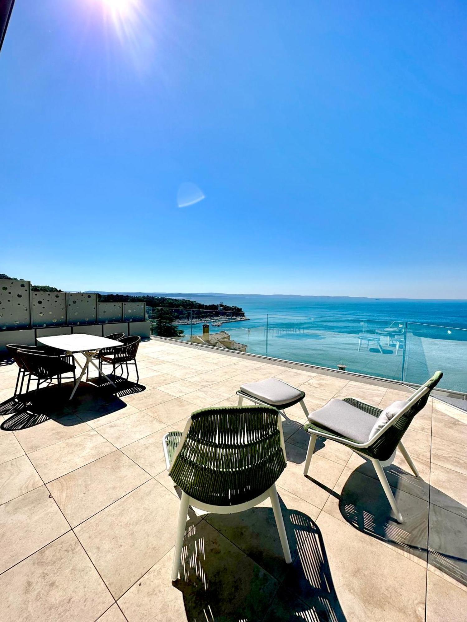 Suíte Executiva com Terraço e Vista do Mar