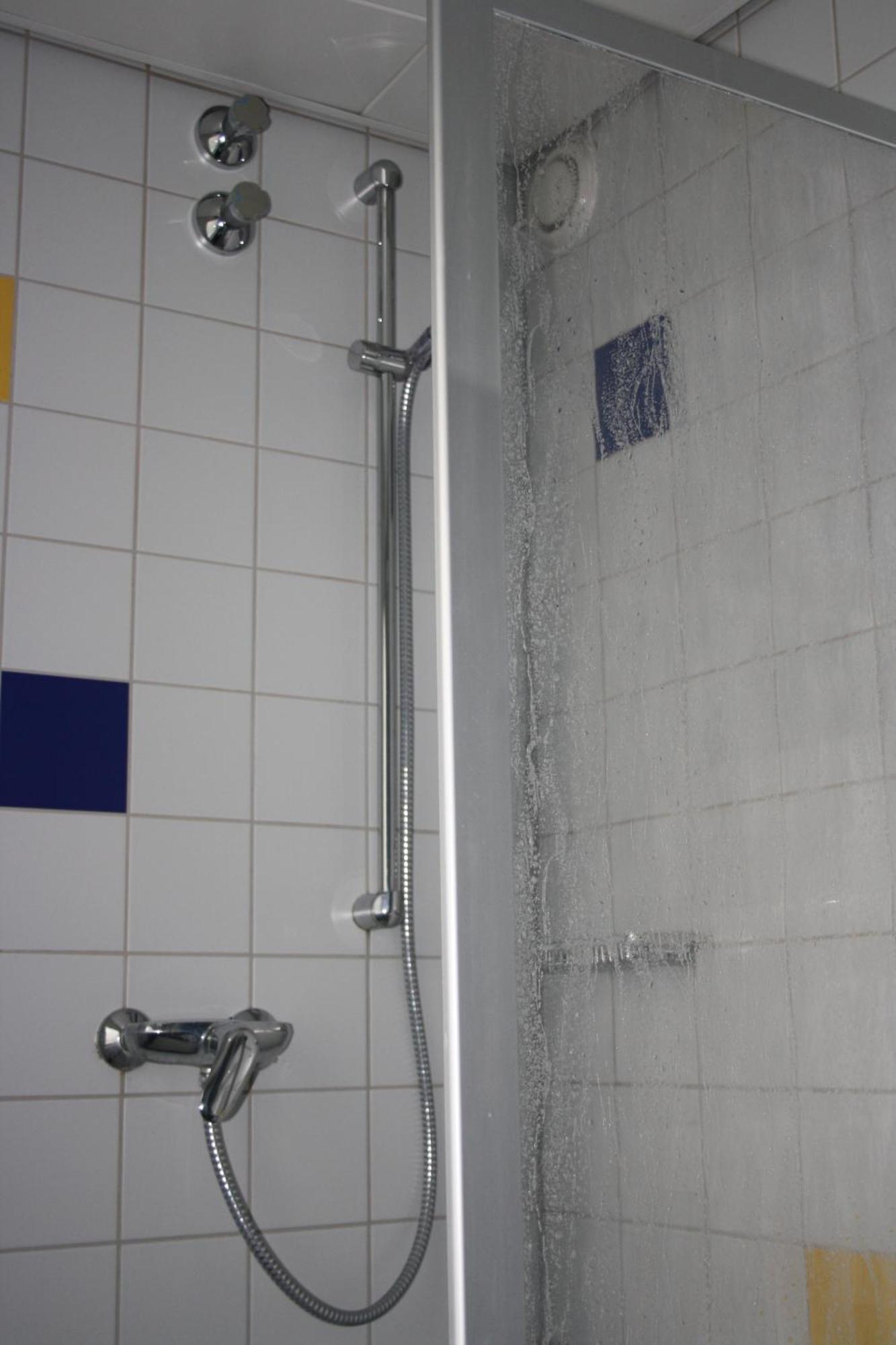 Family Room Bathroom,728708215:JPEG