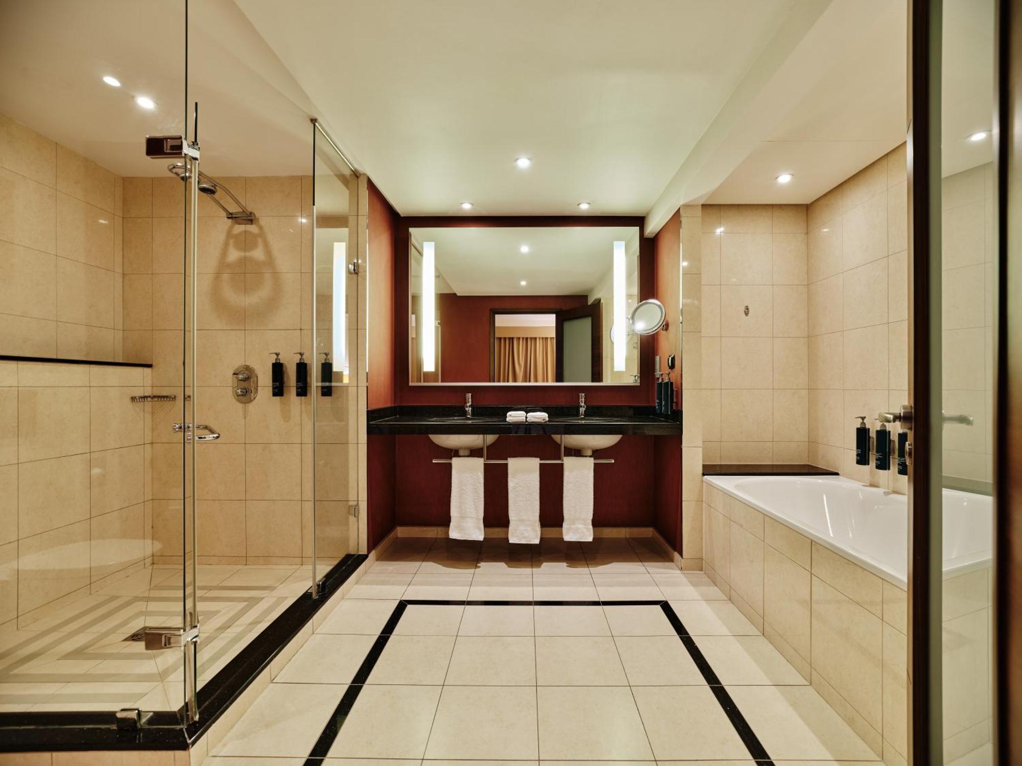 Executive Panoramic Suite