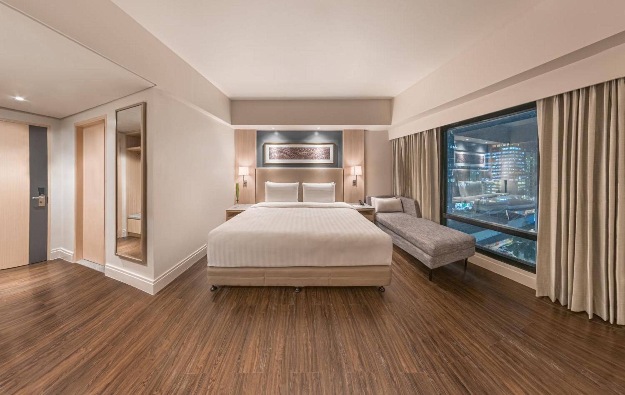 1 King Bed Standard Room