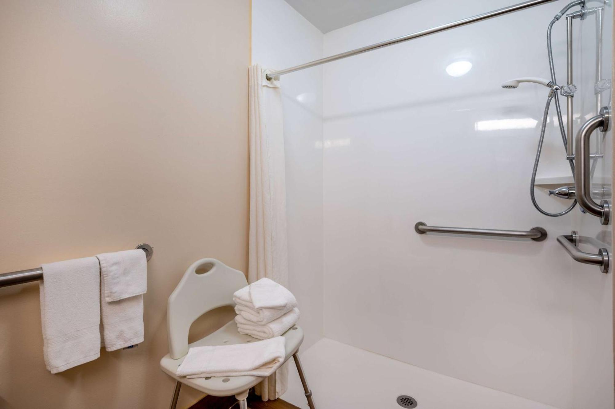 King Suite with Roll In Shower - Mobility Accessible