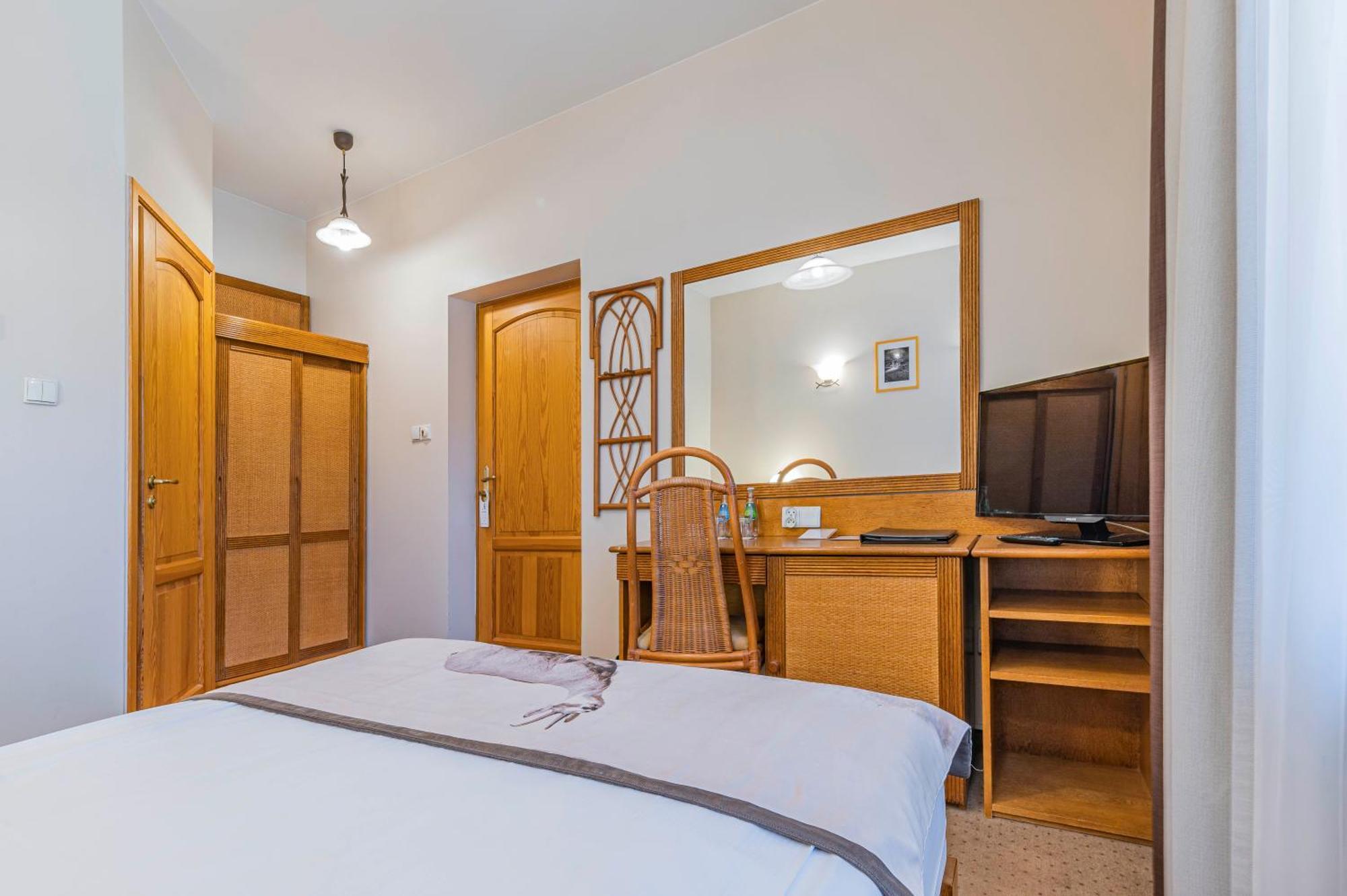 Standard Single Room,1559401558:JPEG