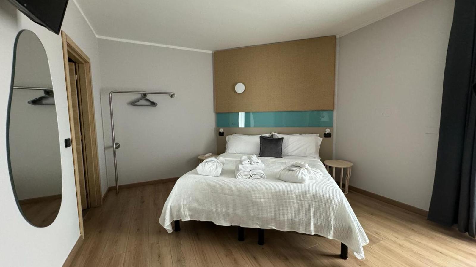 Comfort Double room Partial Lake View