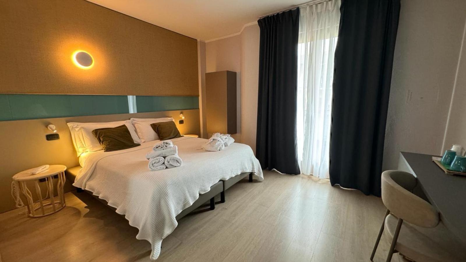 Comfort Double room Partial Lake View