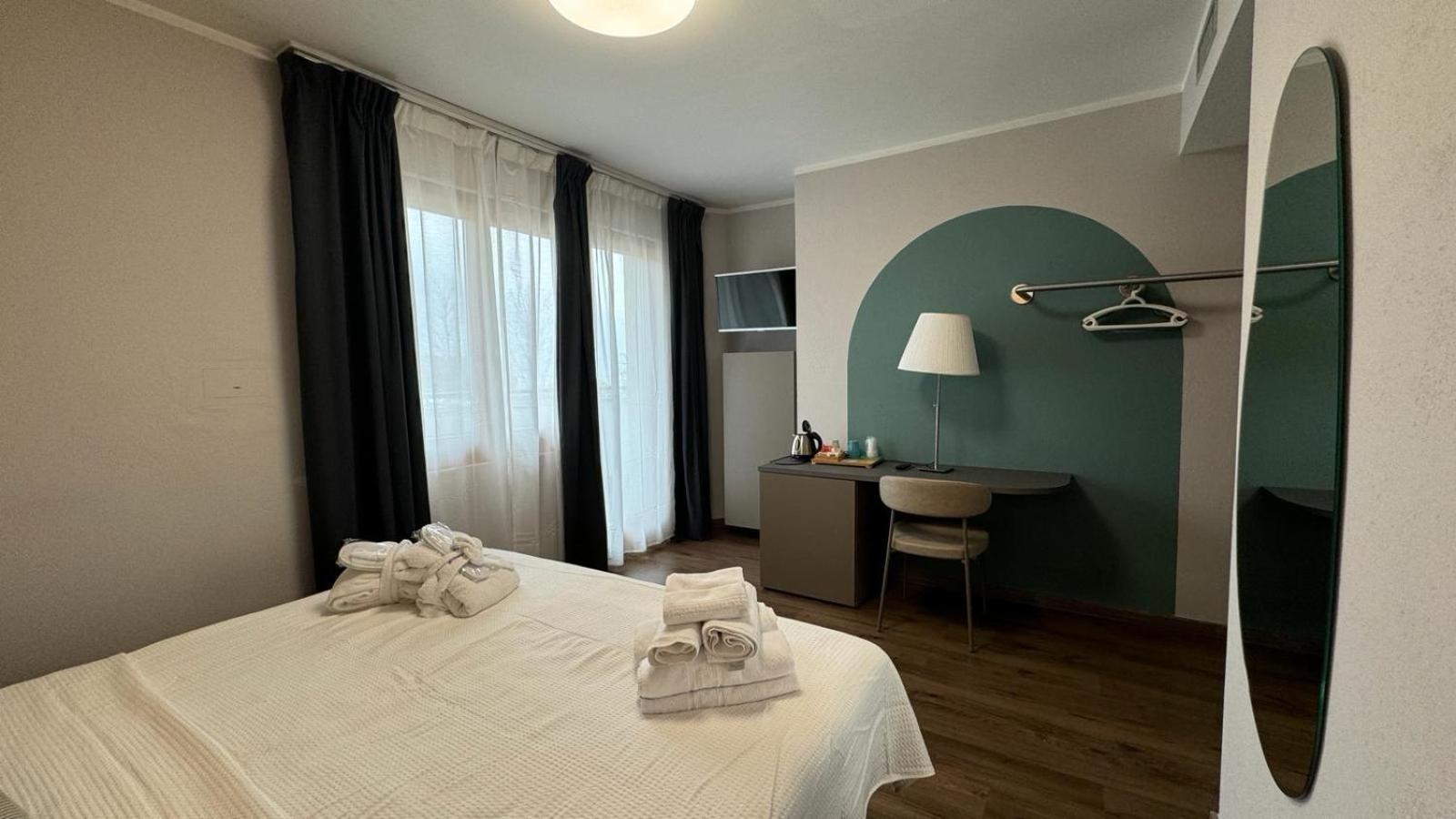 Comfort Double room Partial Lake View