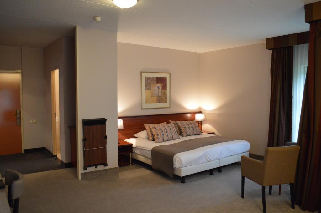 Suite,156382485:JPEG