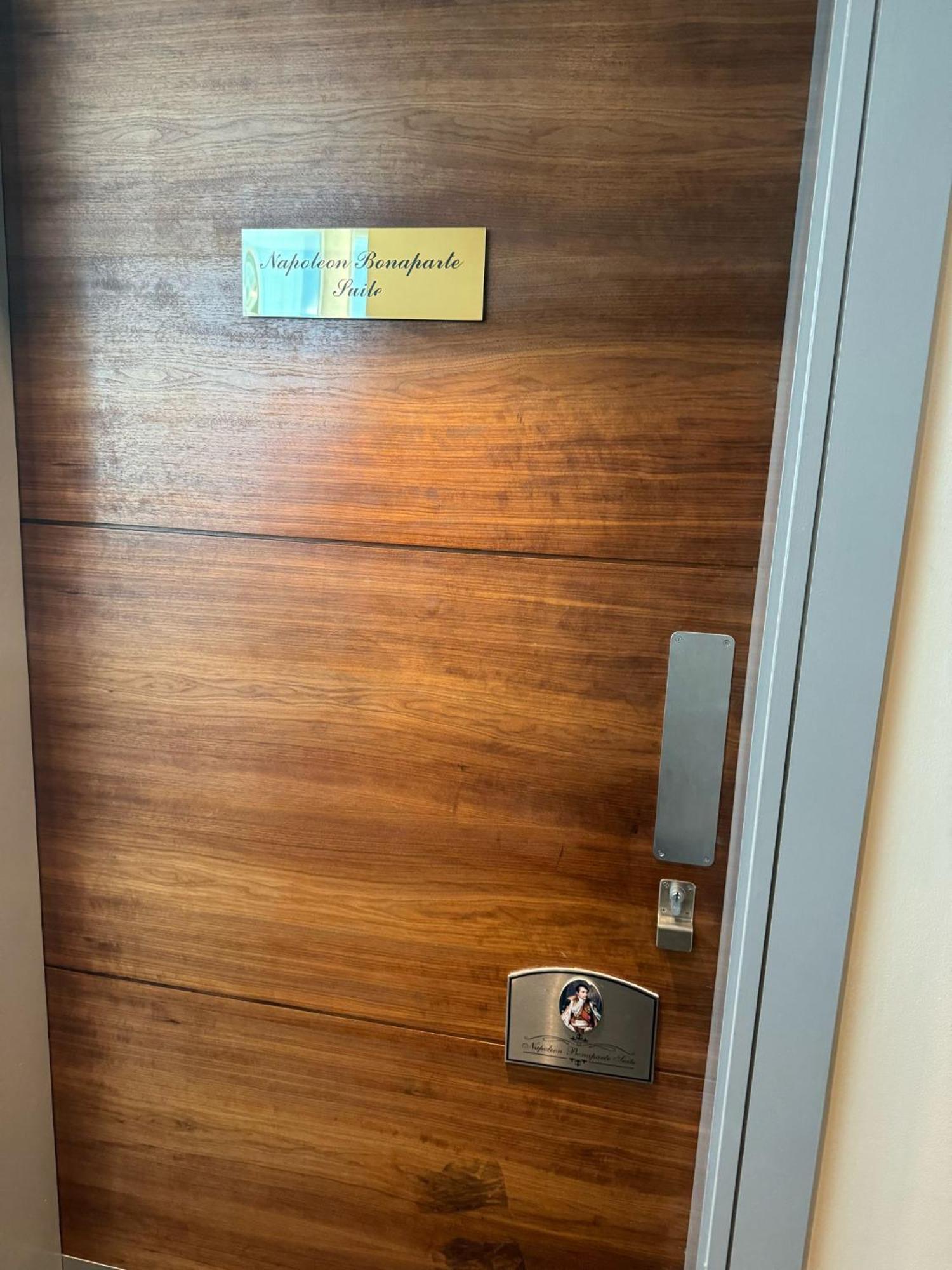 Emperor Suite