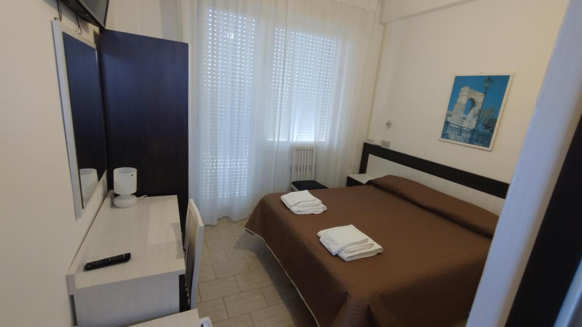 Small Double Room,1769551046:JPEG