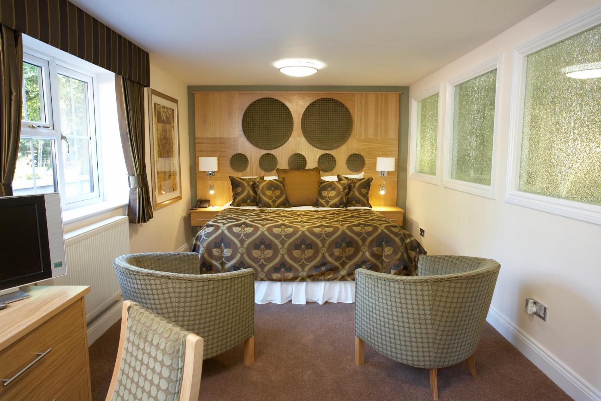 Luxurious King Suite Non-Smoking