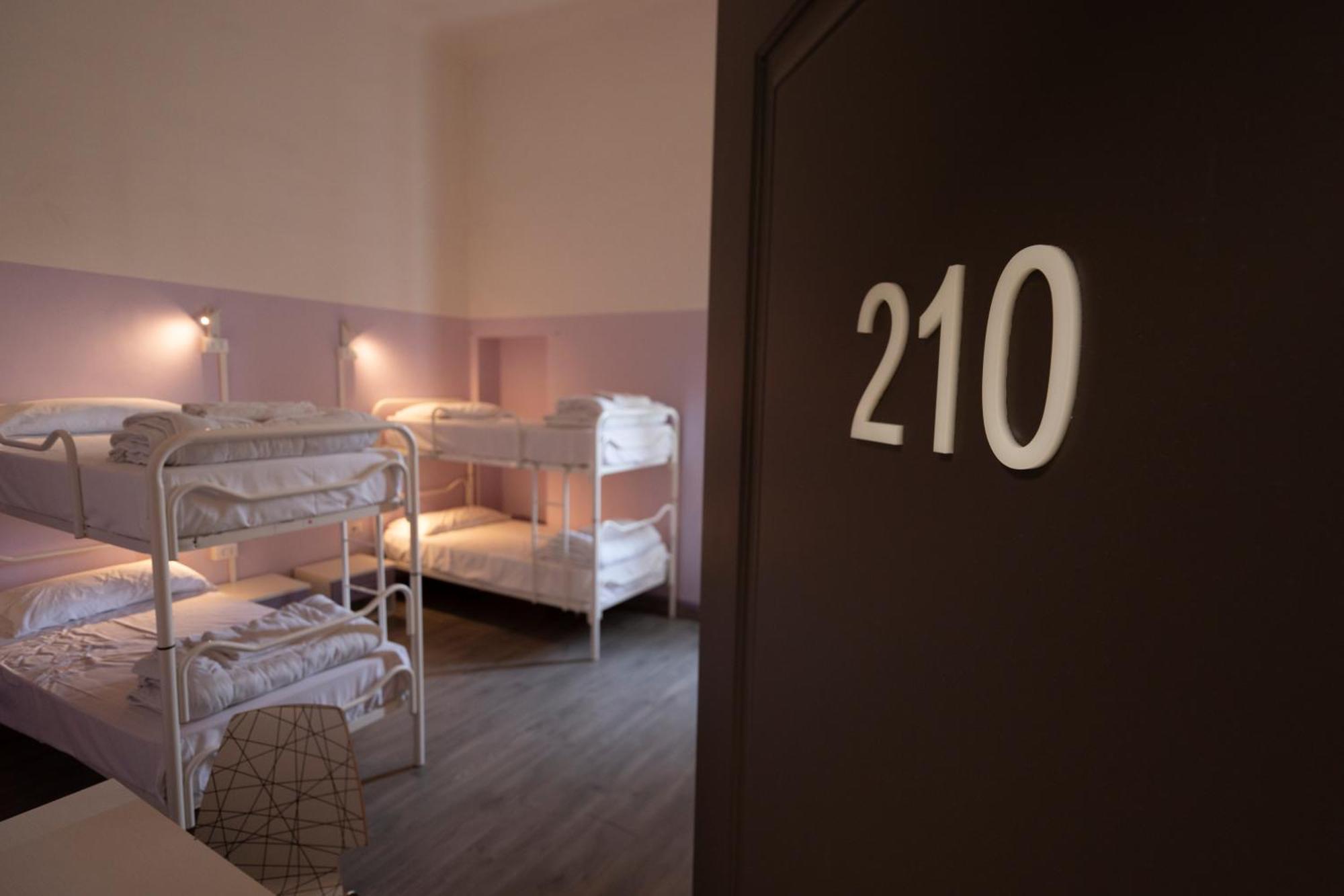 Bed 4-Bed Female Dormitory Room