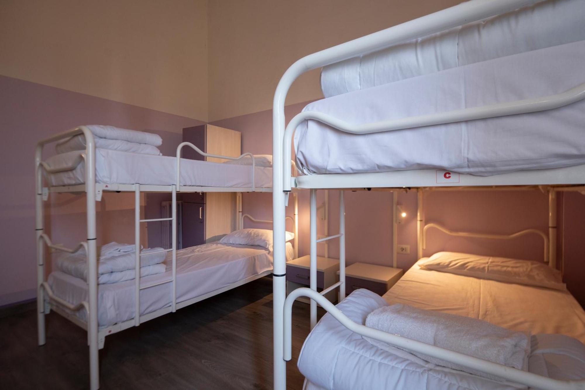 Bed 4-Bed Female Dormitory Room