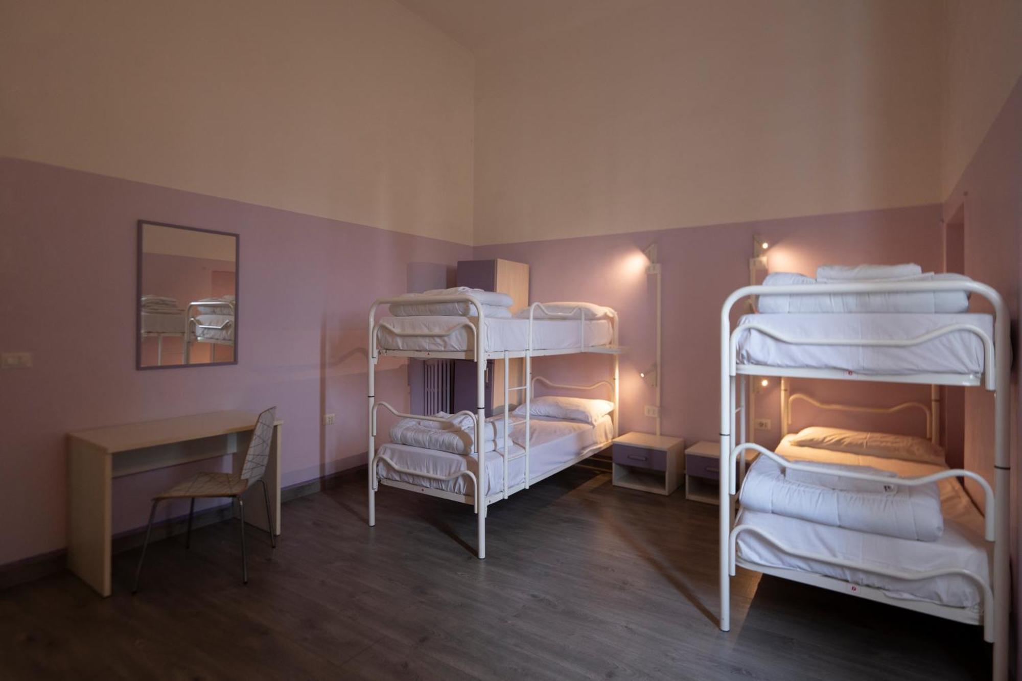 Bed 6-Bed Female Dormitory Room