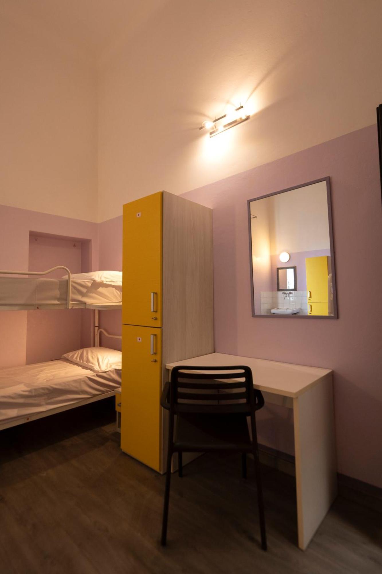 Bed 4-Bed Female Dormitory Room