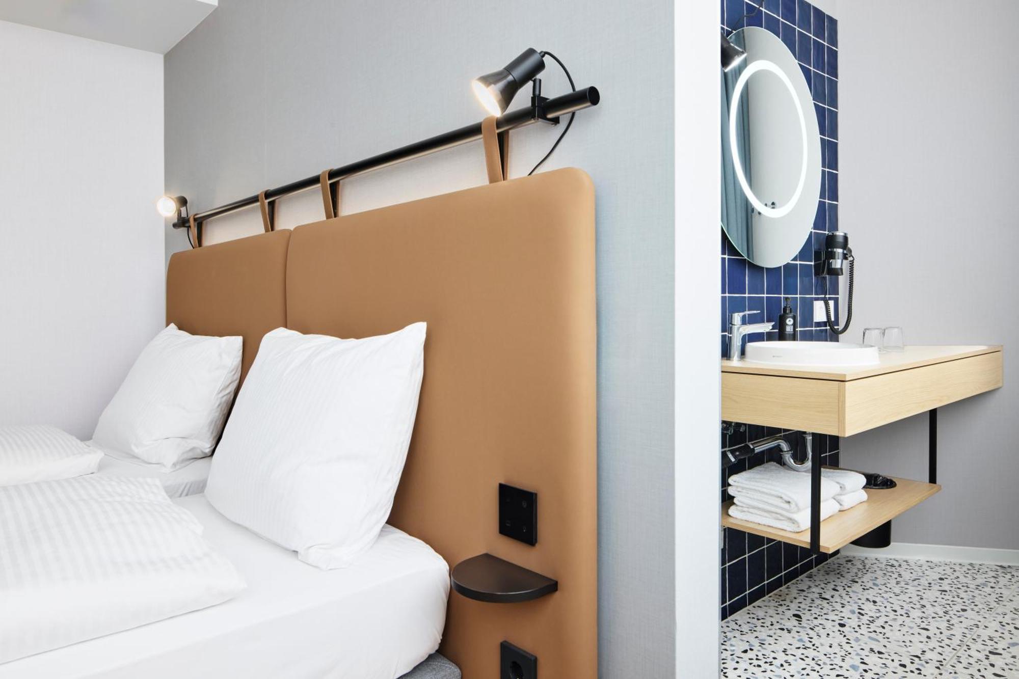 Standard Twin Room,1583845618:JPEG