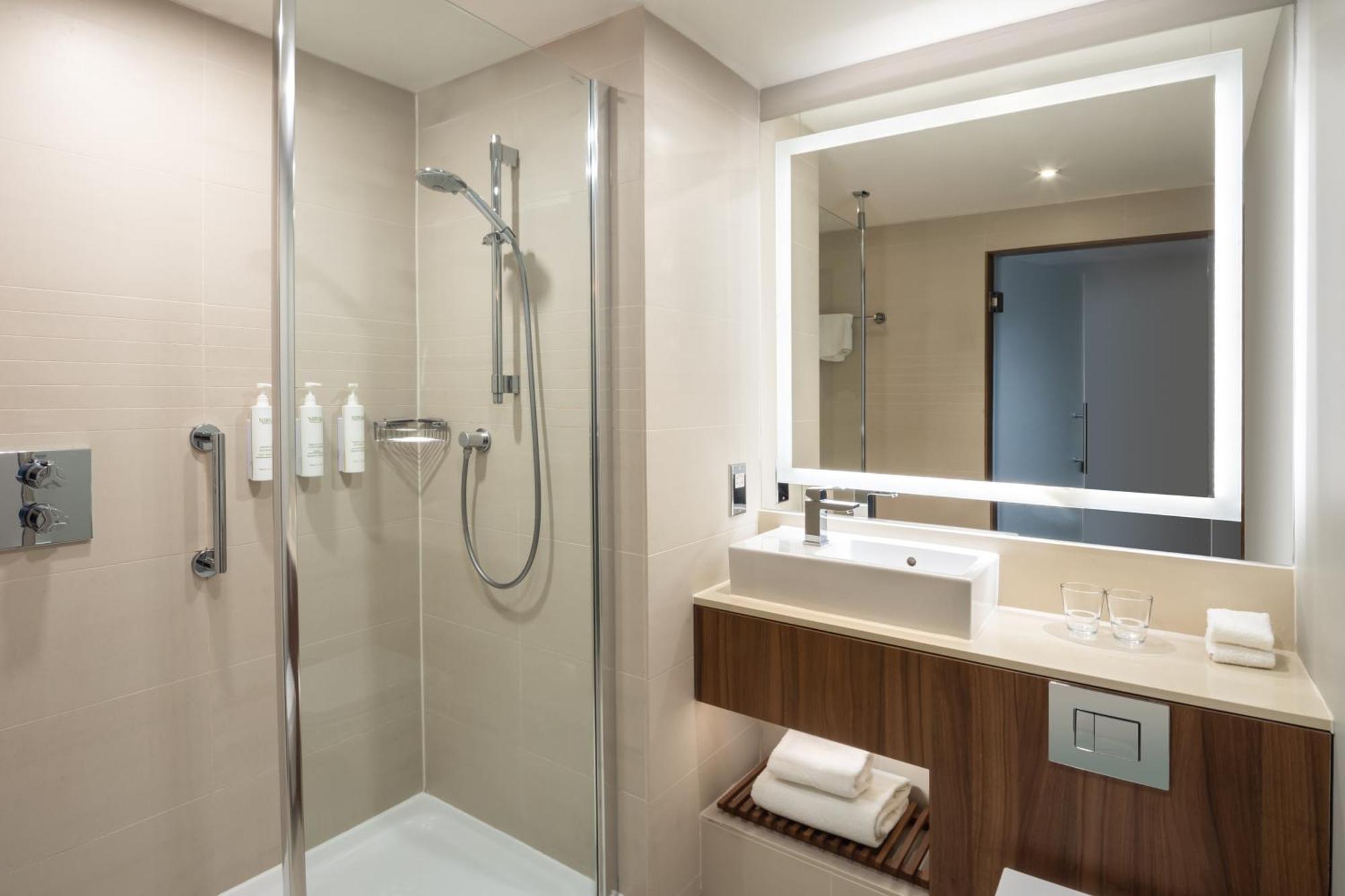 Twin Room,1643188118:JPEG