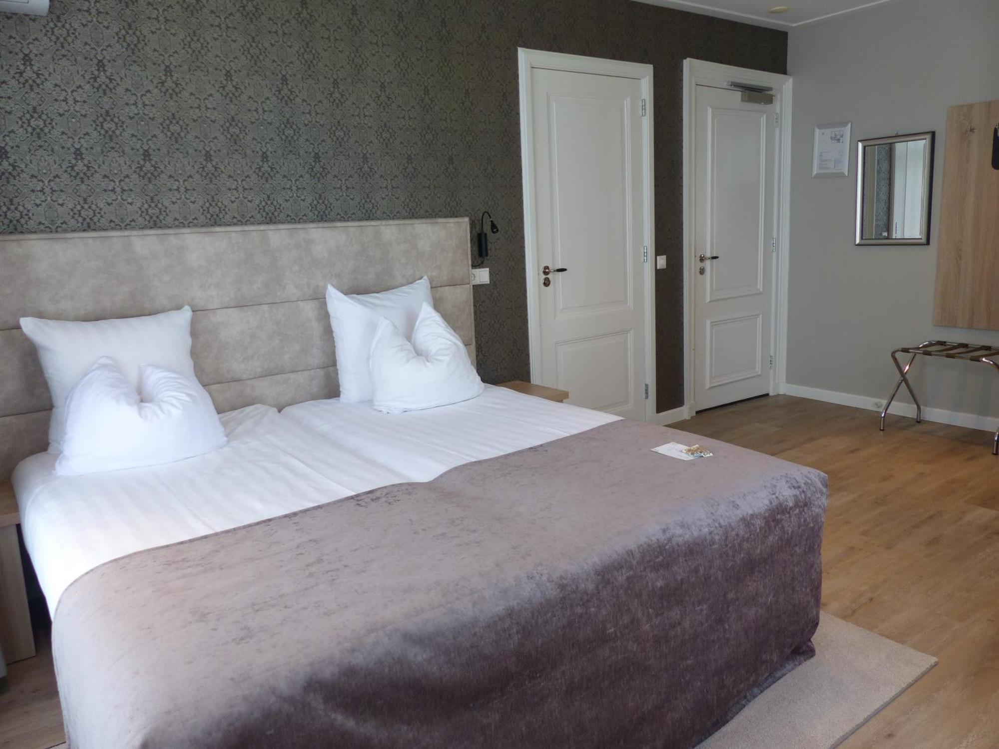 Superior Twin Room,1586145401:JPEG