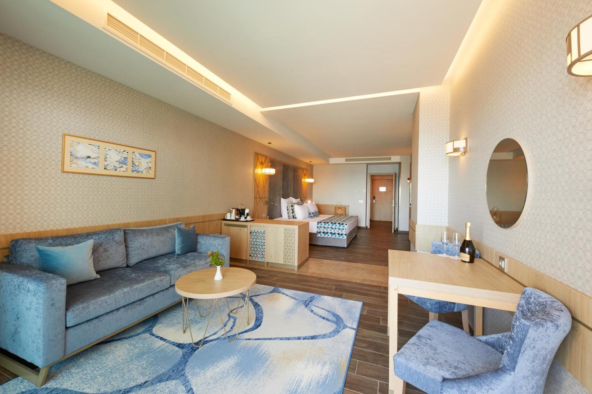 Preferred Club Junior Suite Frontal Sea View