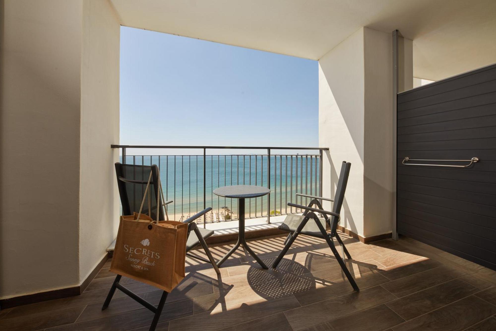 Preferred Club Junior Suite Deluxe Frontal Sea View