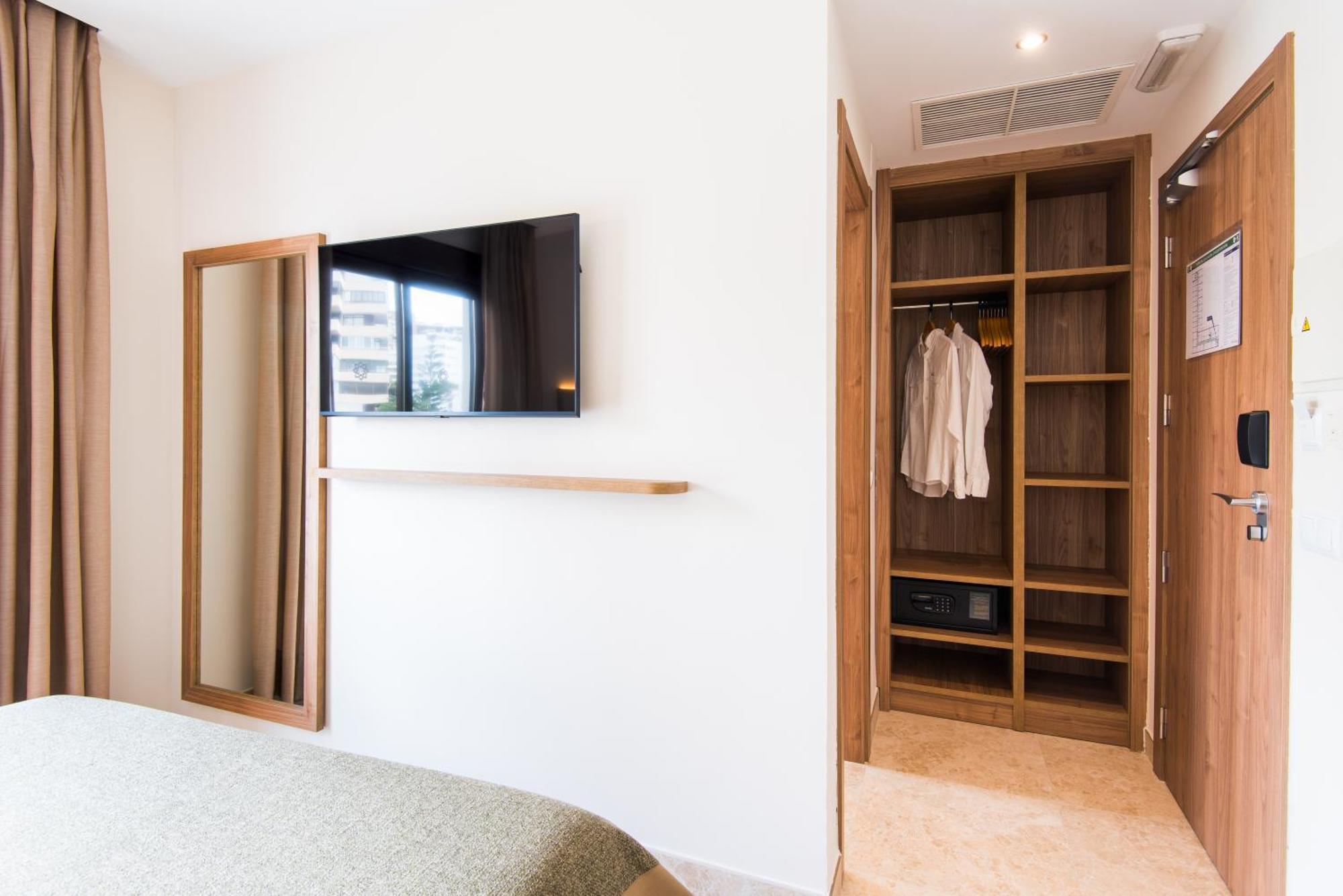 Standard Single Room