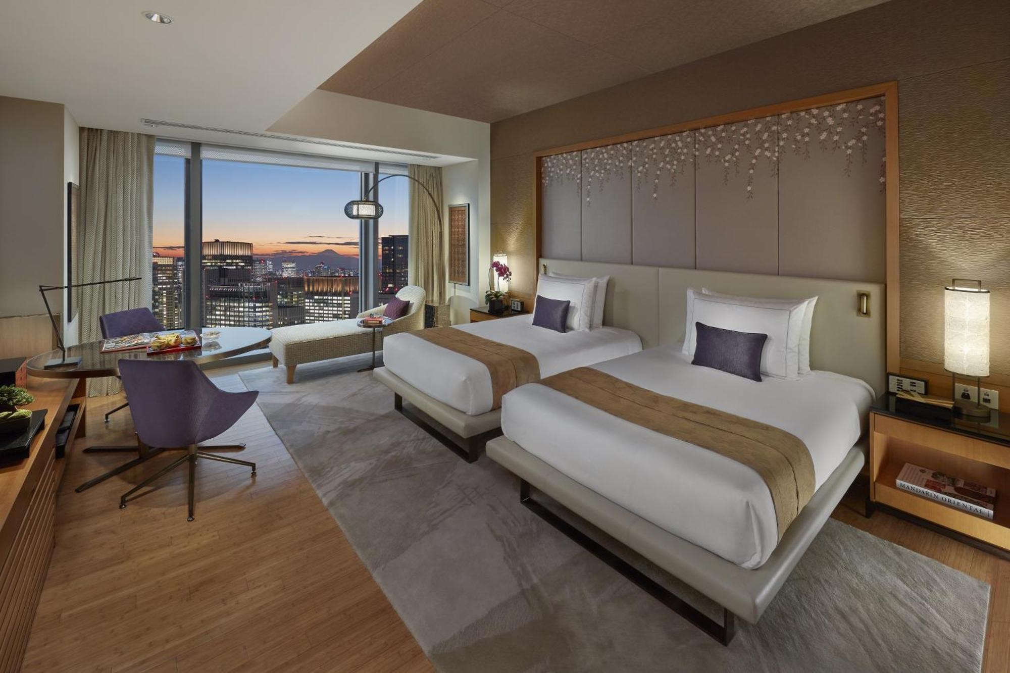Quarto Grand Mandarin com 2 Camas de Solteiro