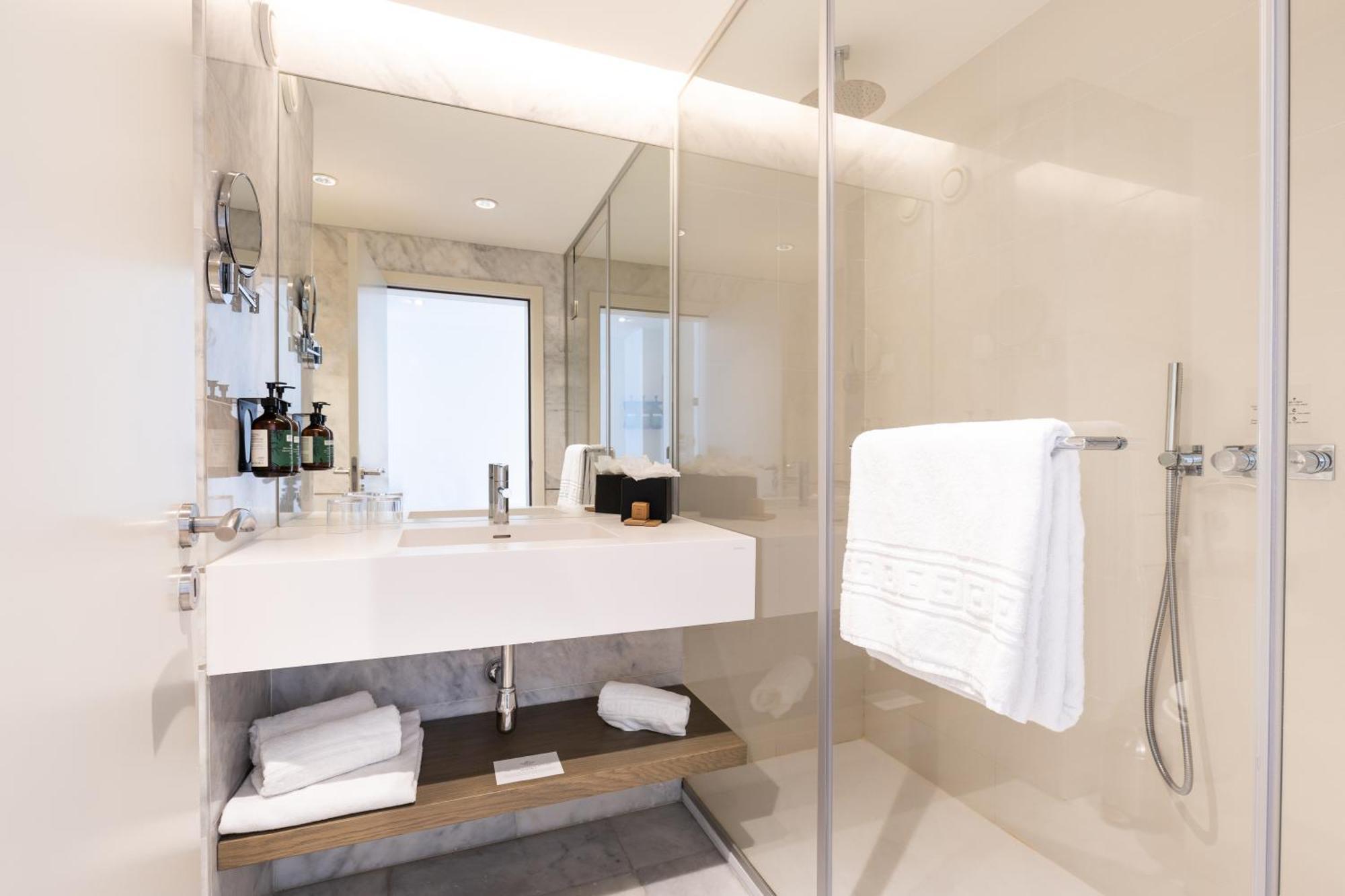 Quarto King Premium com Varanda e Vista Mar