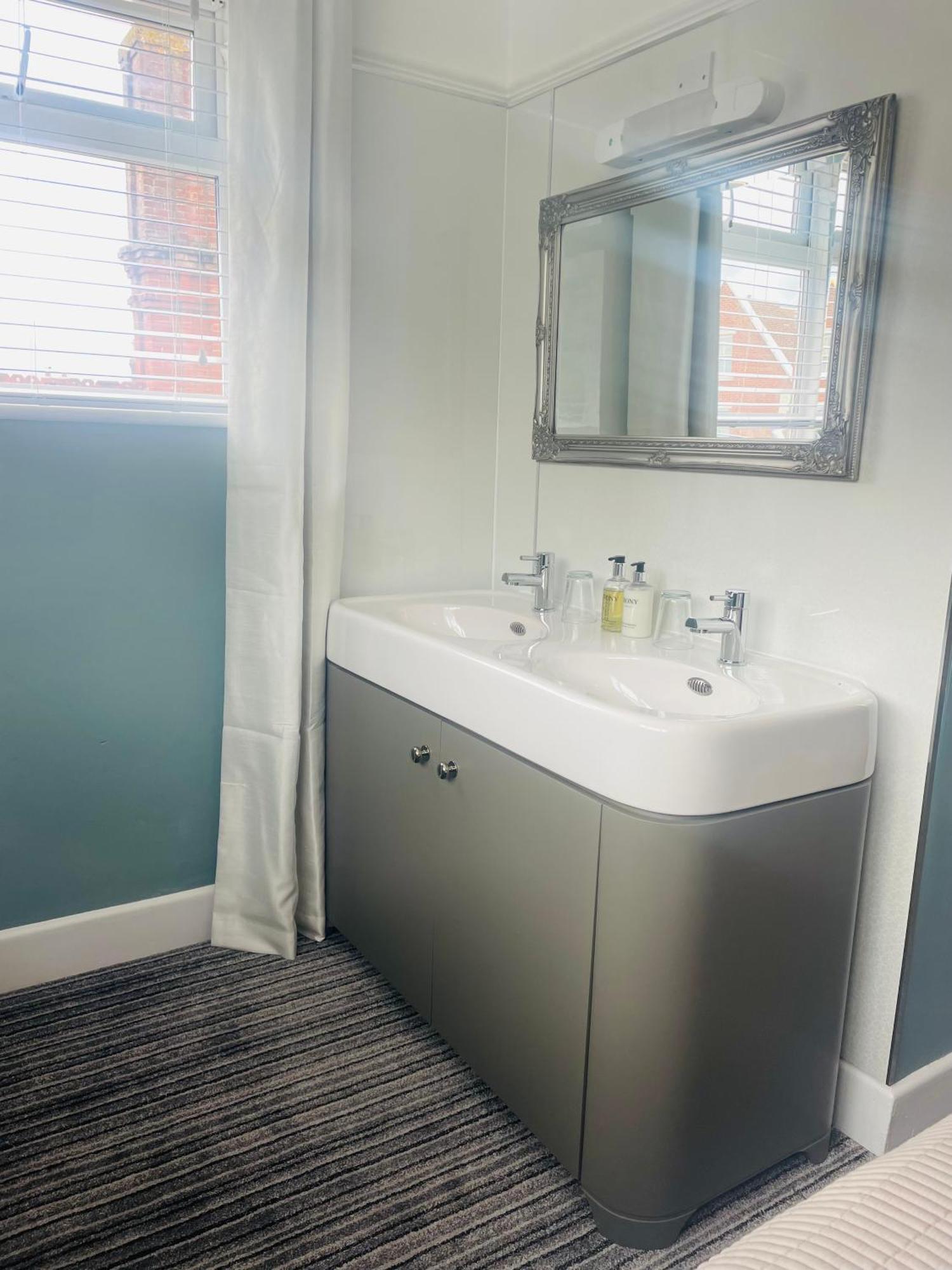 Quadruple Room with Shower