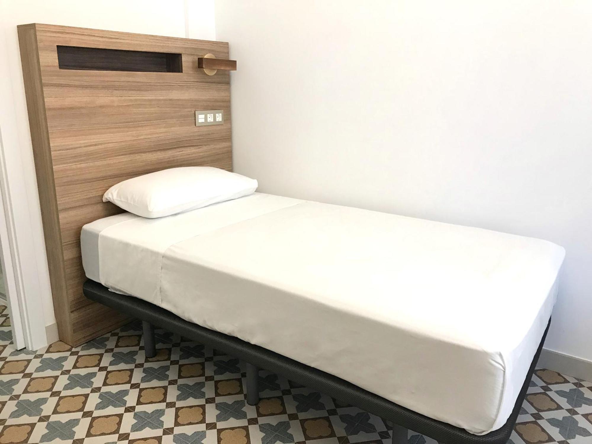 Single Room Private Bathroom