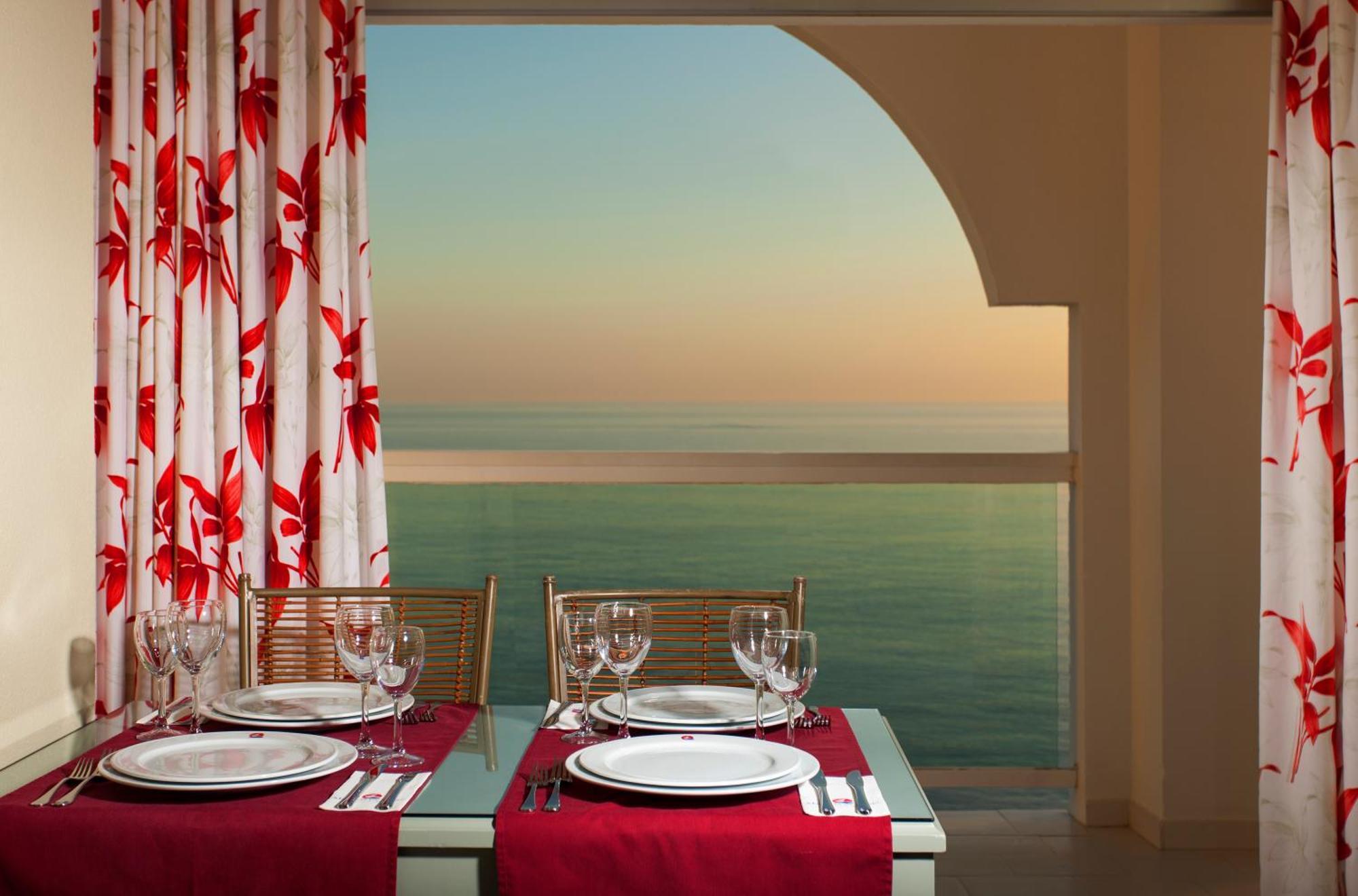 Two-Bedroom Apartment with Terrace (4 Adults),1272592909:JPEG