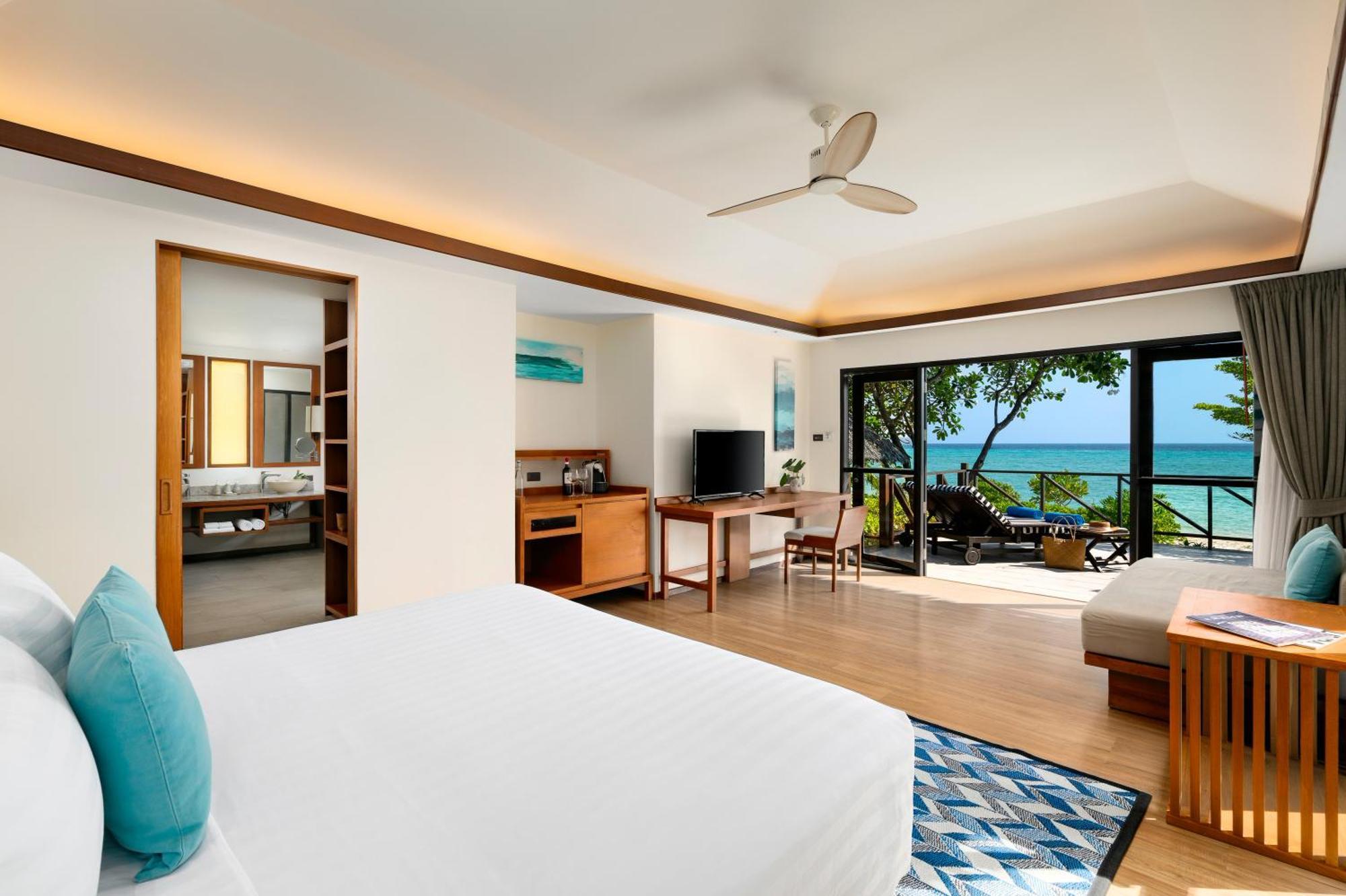 Beachfront Junior Suite