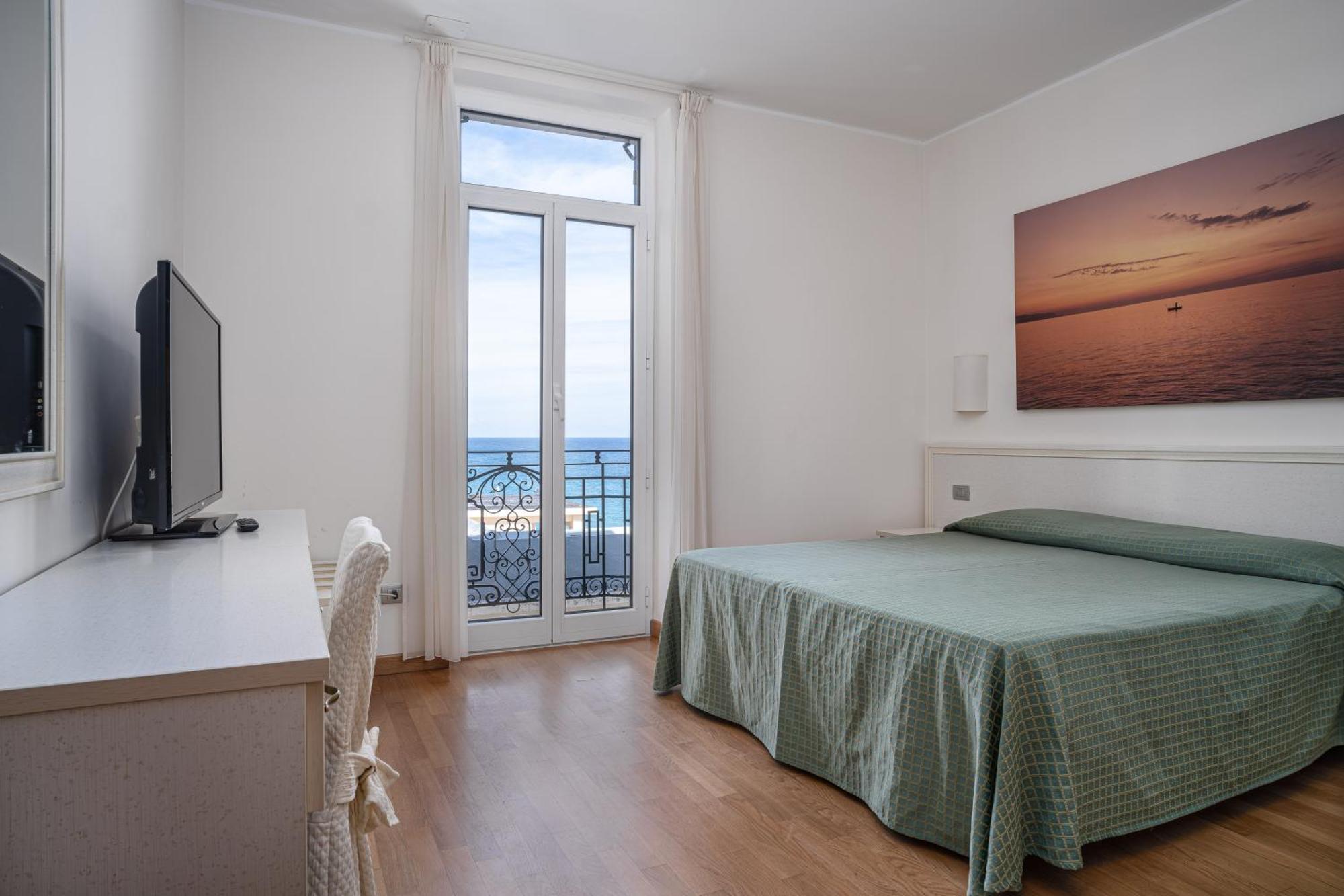 Superior One-Bedroom Apartment Partial or Side Sea View