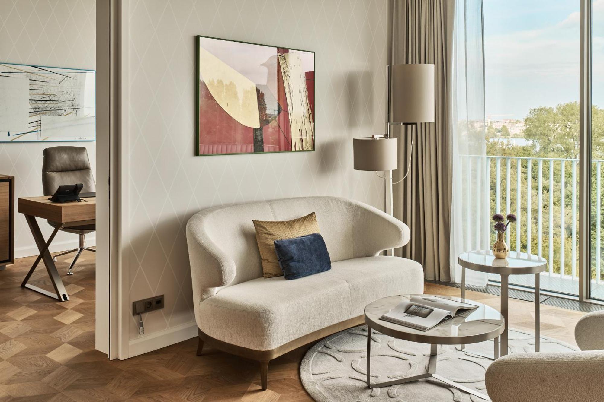 Suite Lake View,1599686914:JPEG