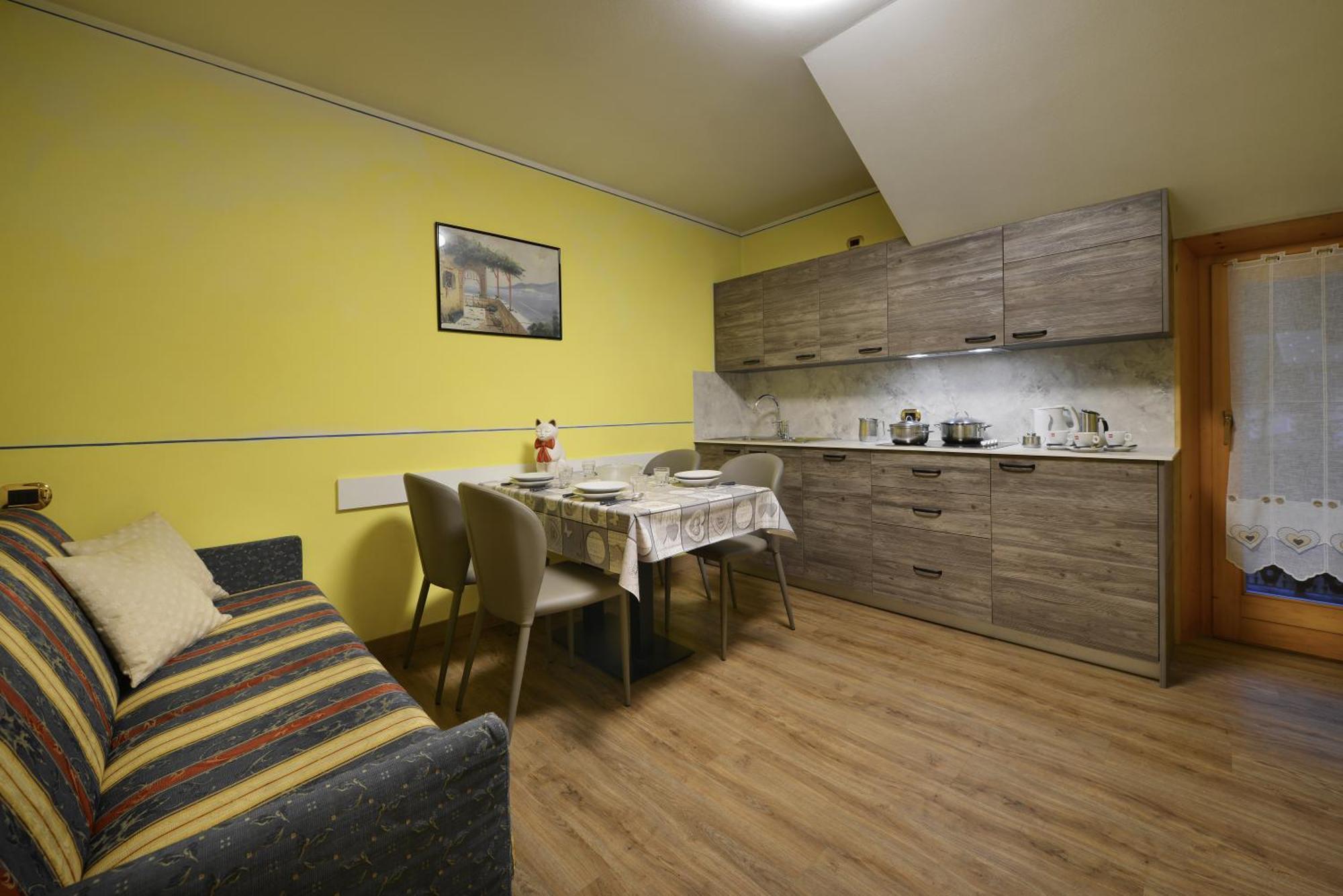 Appartamento con 2 Camere da Letto e Balcone