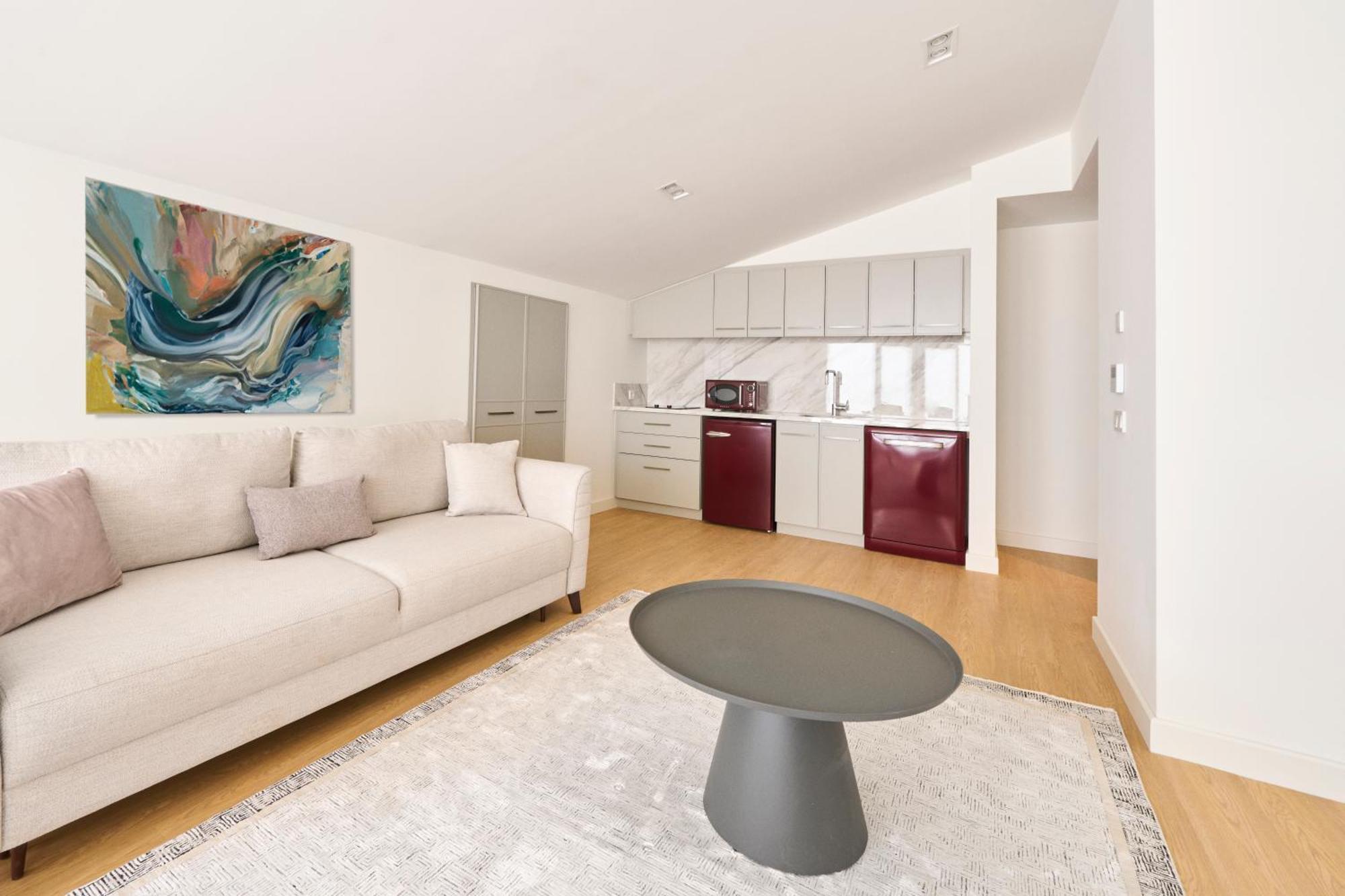 Three-Bedroom Apartment,1600927245:JPEG