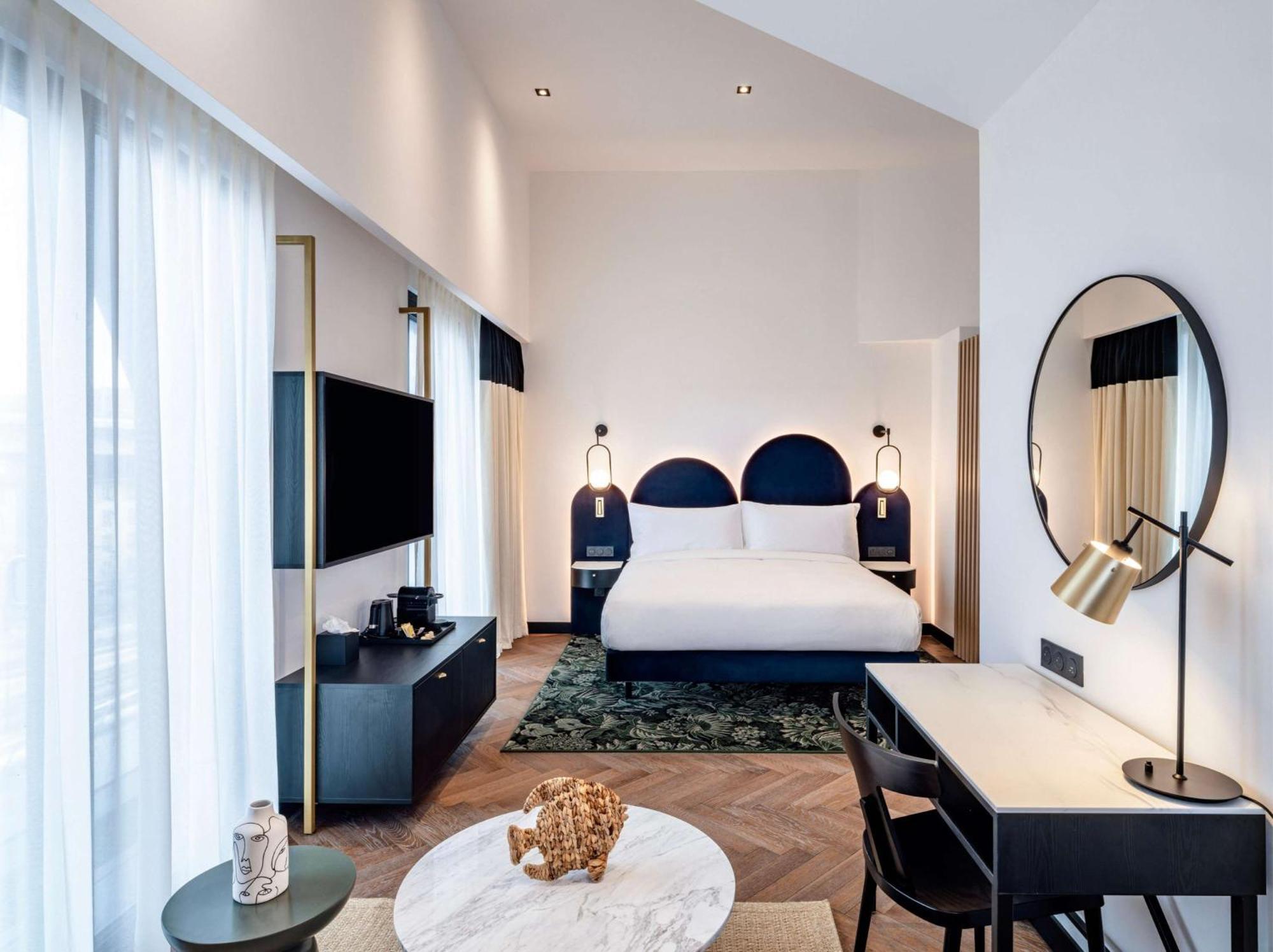 Premium Queen Room