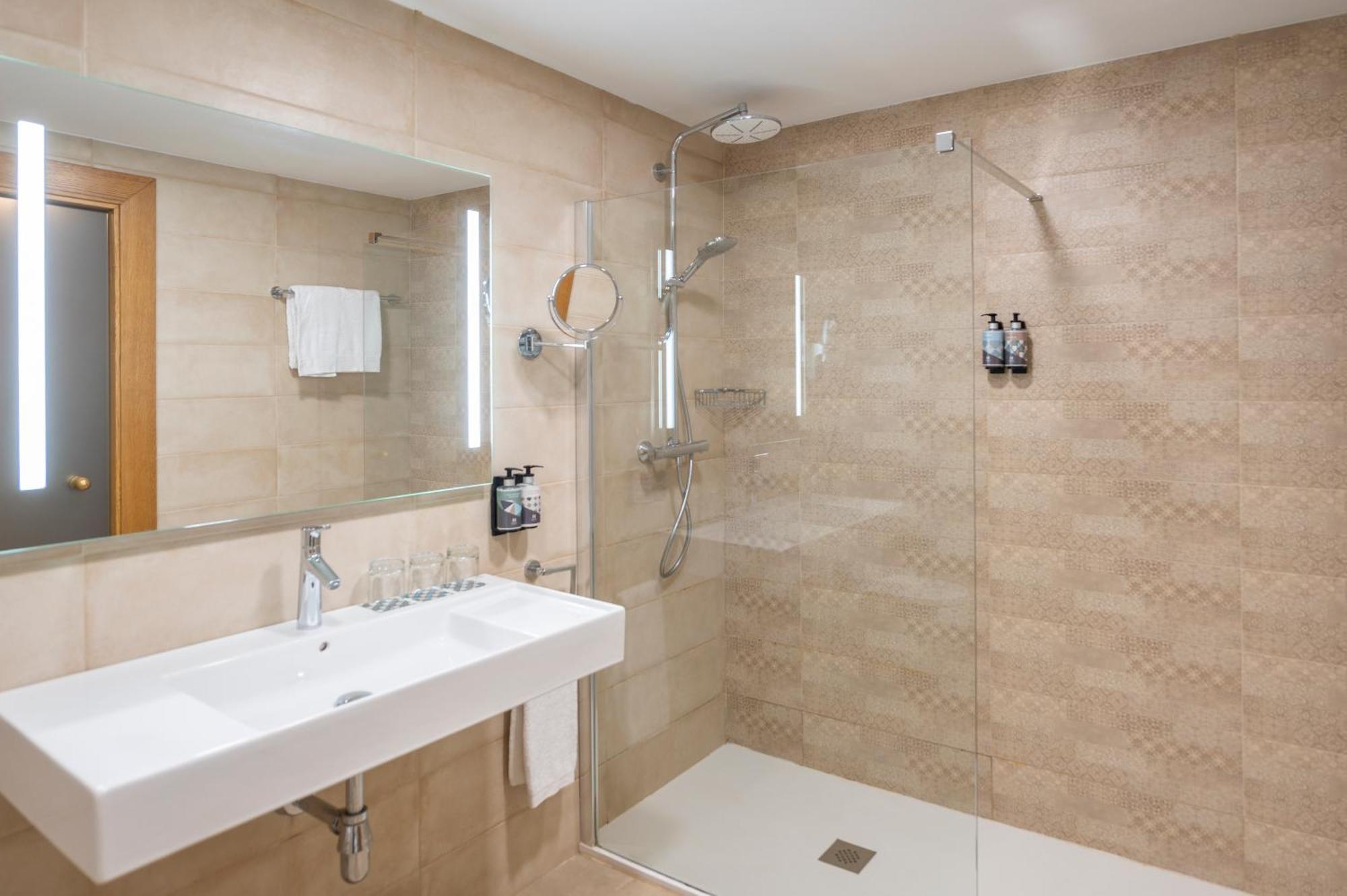 Habitación Doble Estándar con cama supletoria - 1 o 2 camas