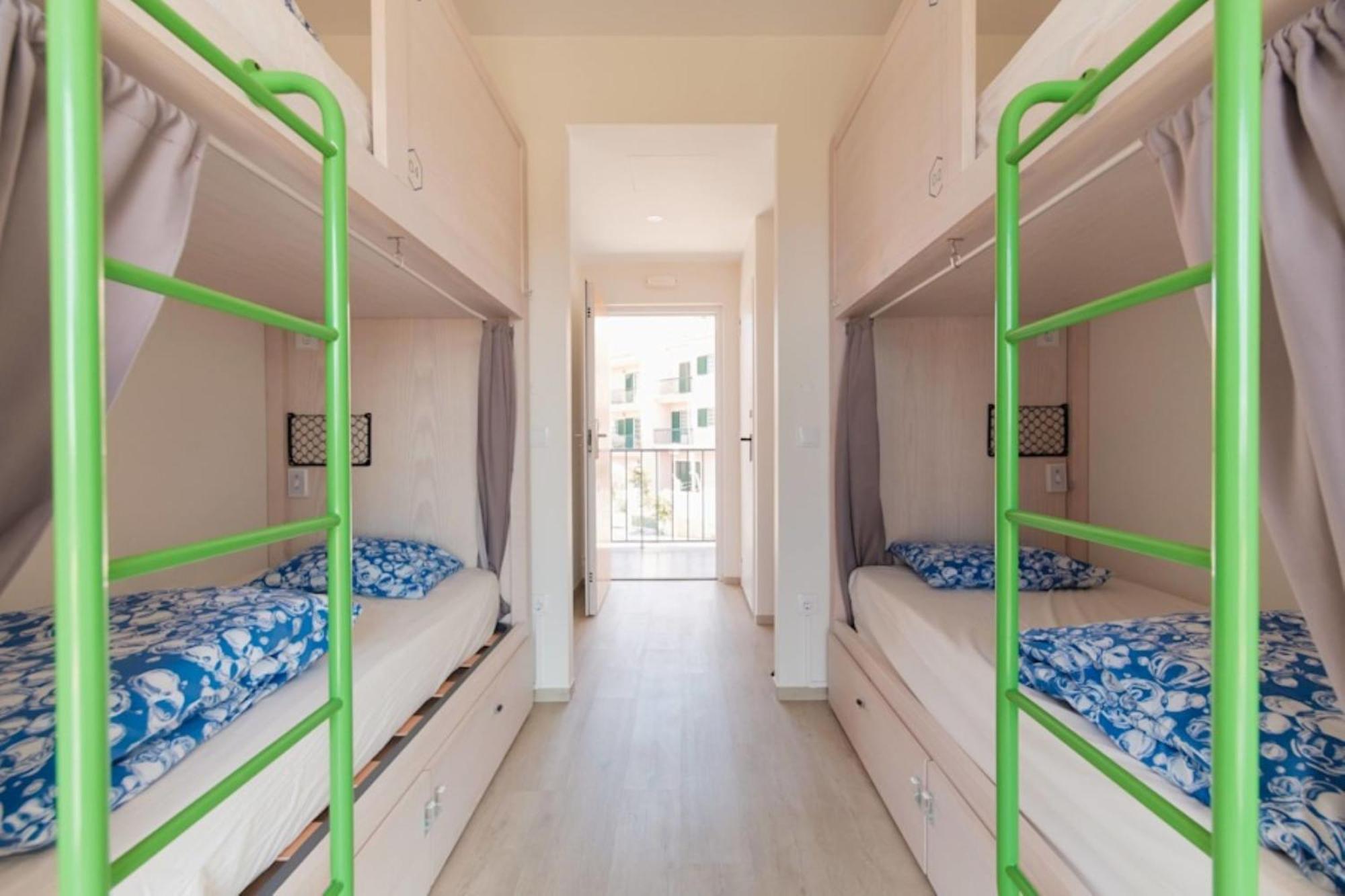 Bed 12-Bed Dormitory Room Ensuite Bathroom