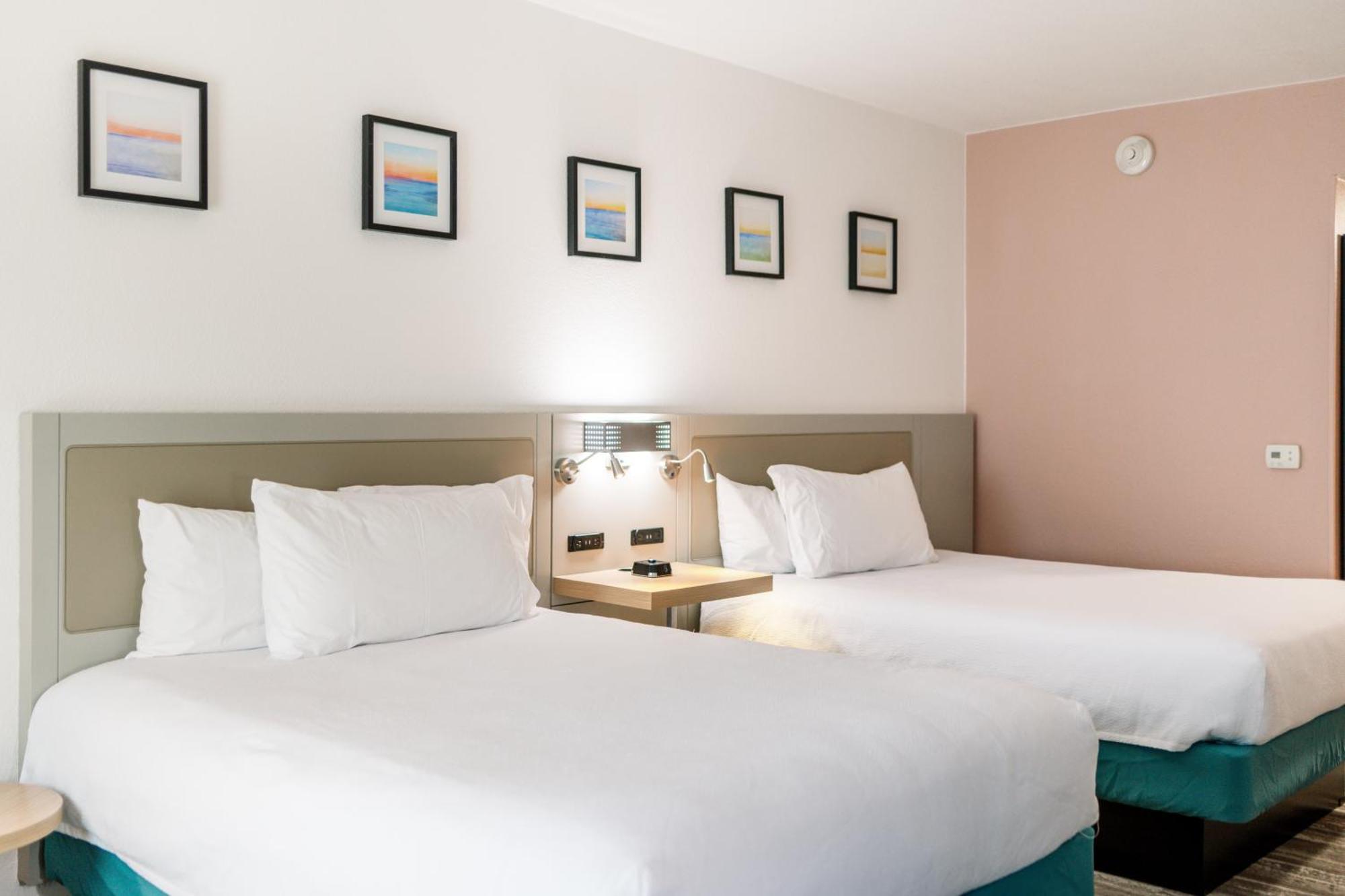 Queen Room Two Queen Beds Oceanfront Ground Floor