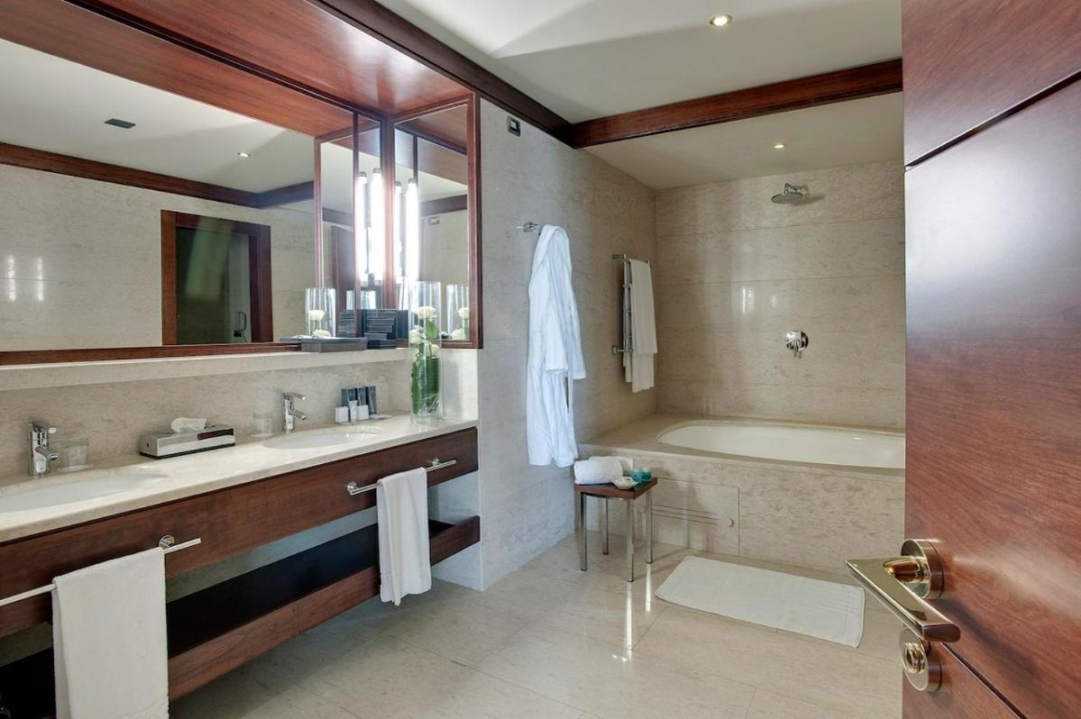 Suite with Frontal Sea View