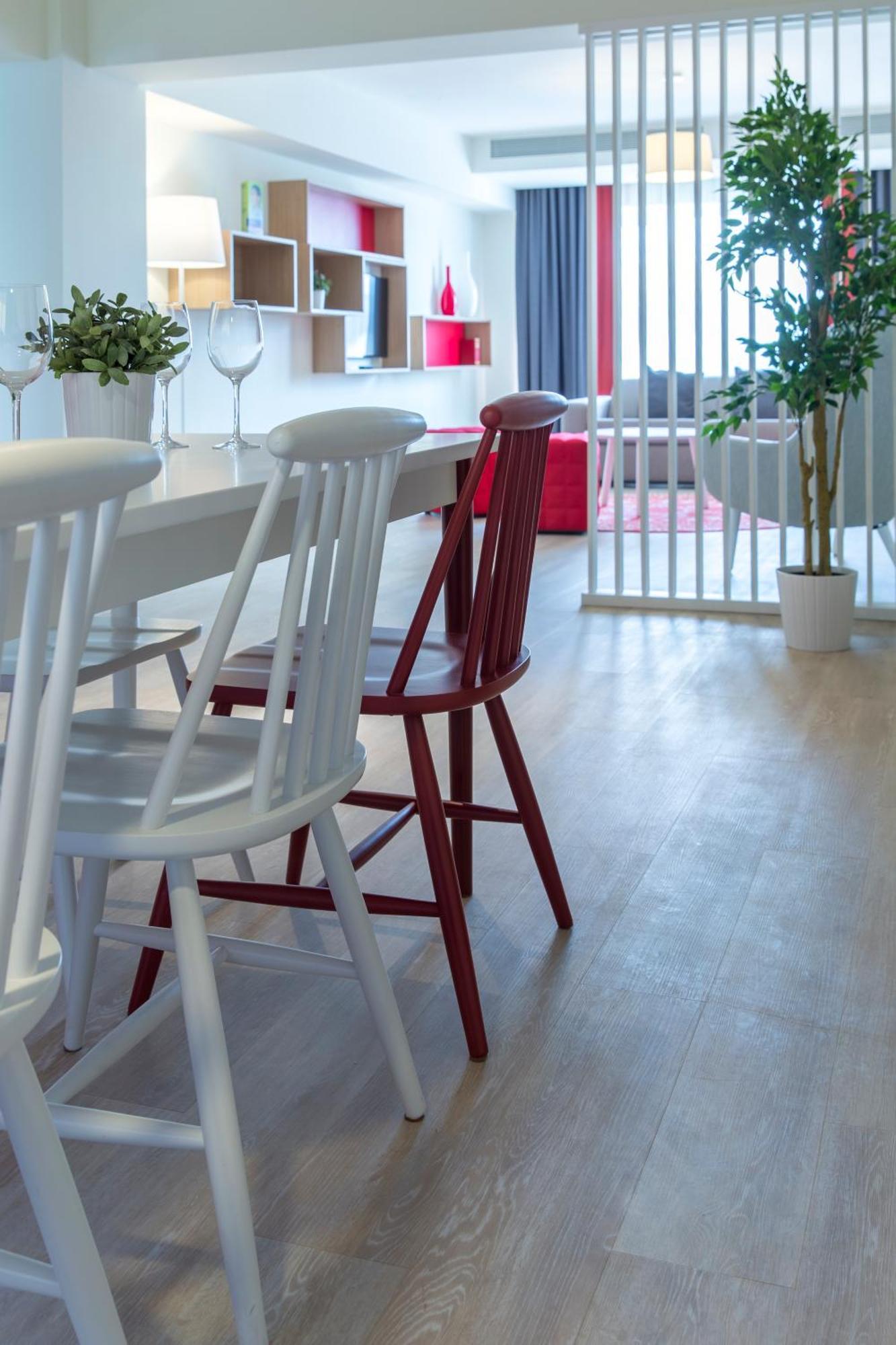 Apartamento de 2 Quartos com Varanda